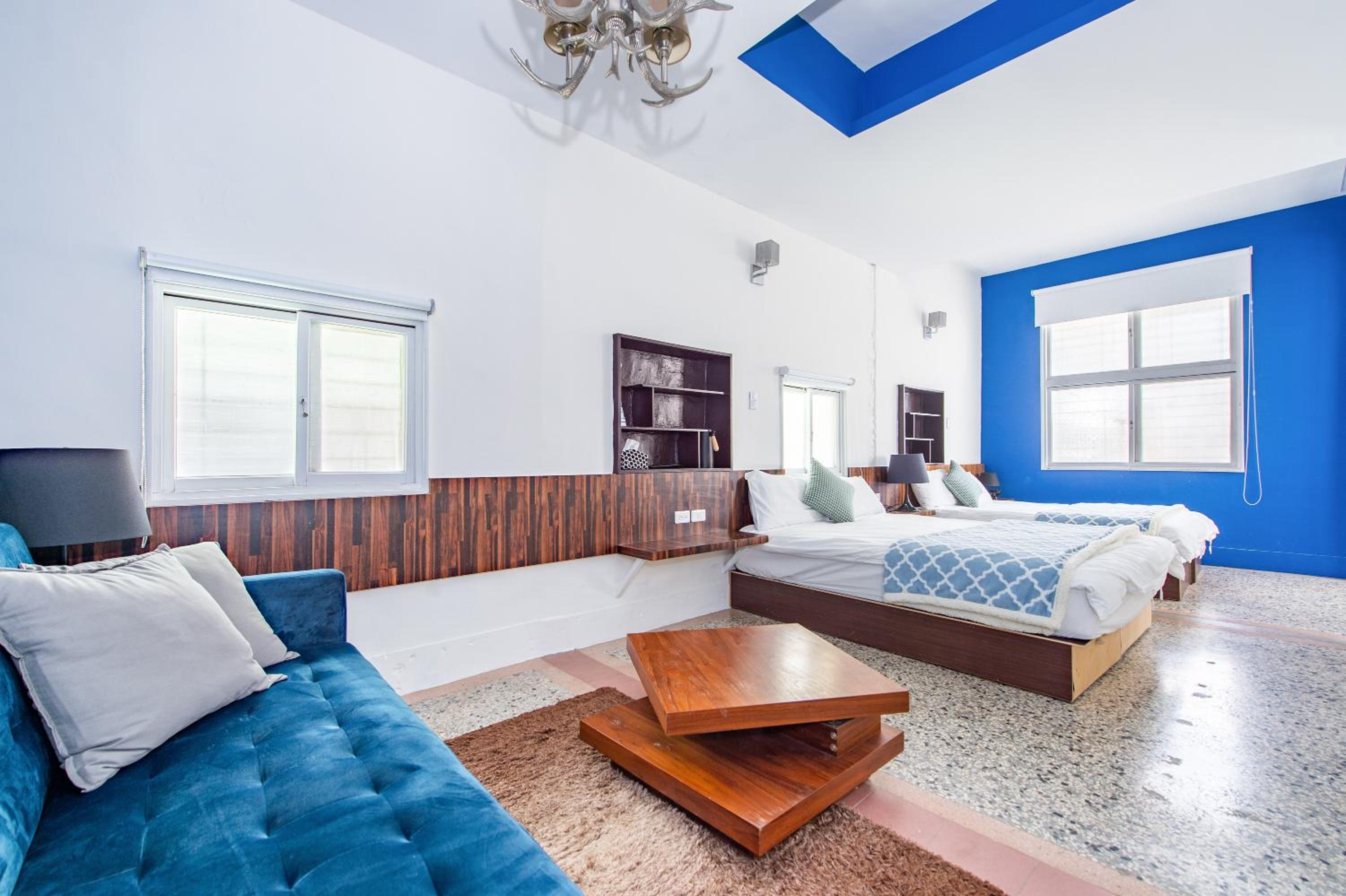 Superior Quadruple Room - Photo 2
