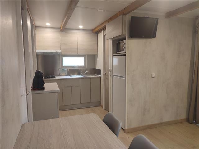 Bungalow (3-5 Adults) - Photo 8