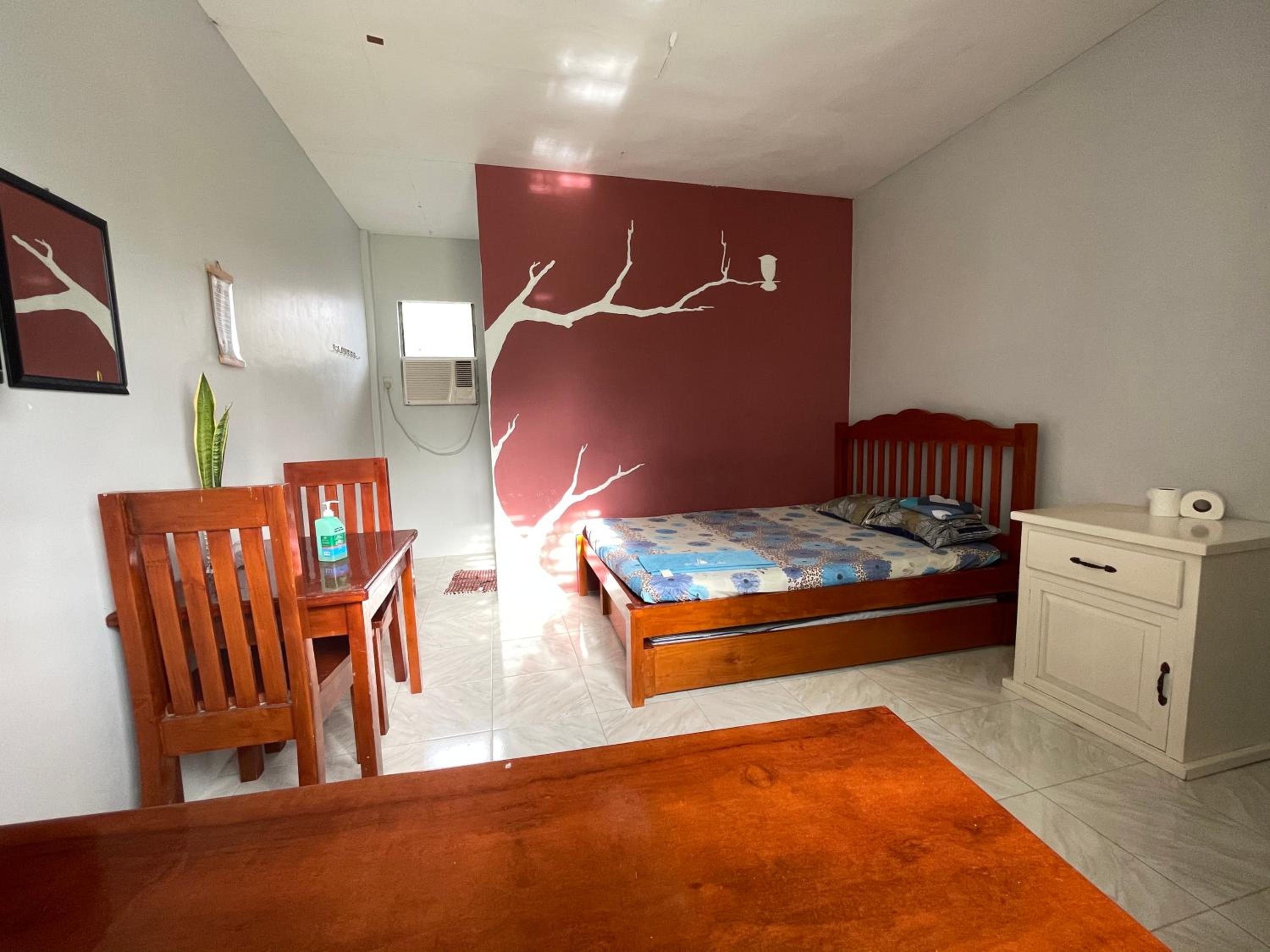 Double Room with Private Bathroom - Photo 18