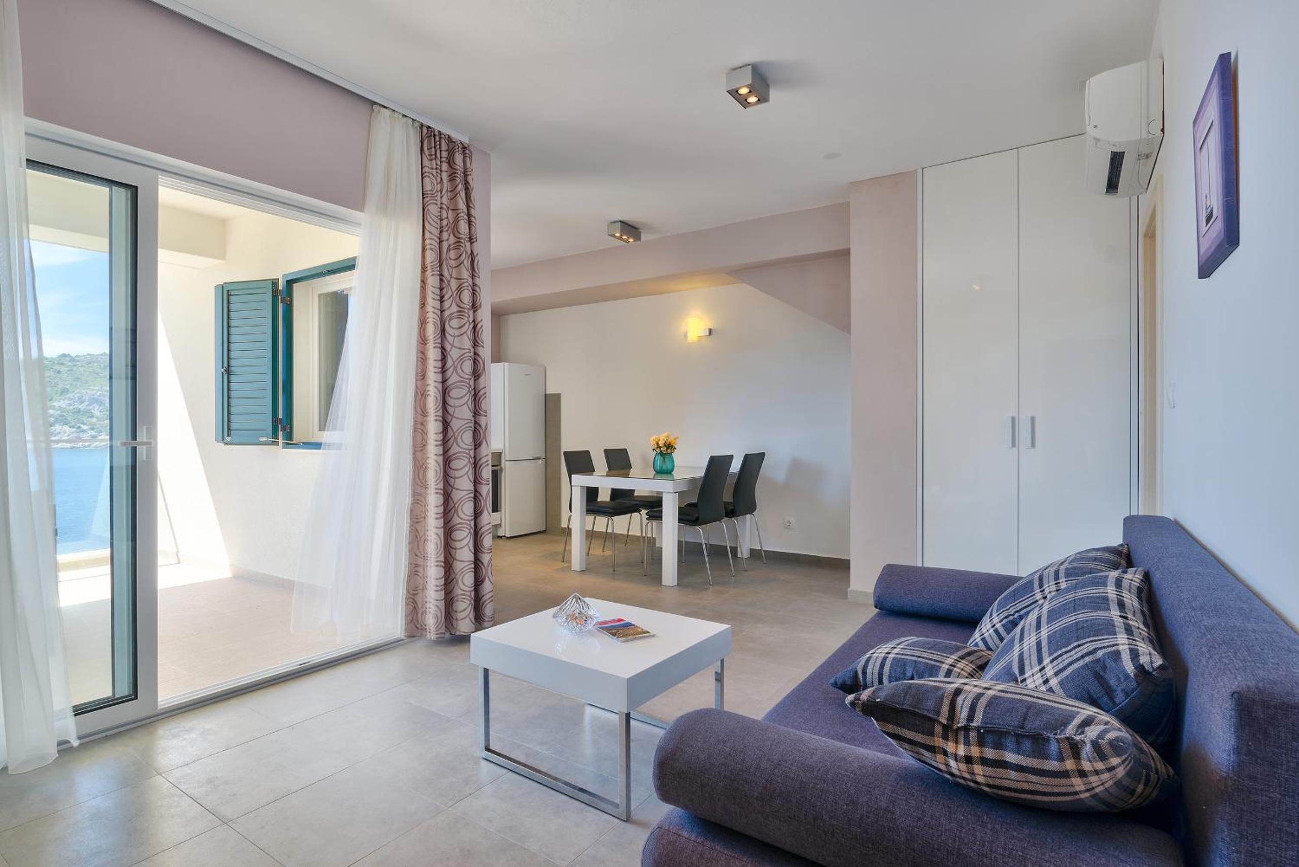 One-Bedroom Apartment with Balcony and Sea View photo 1