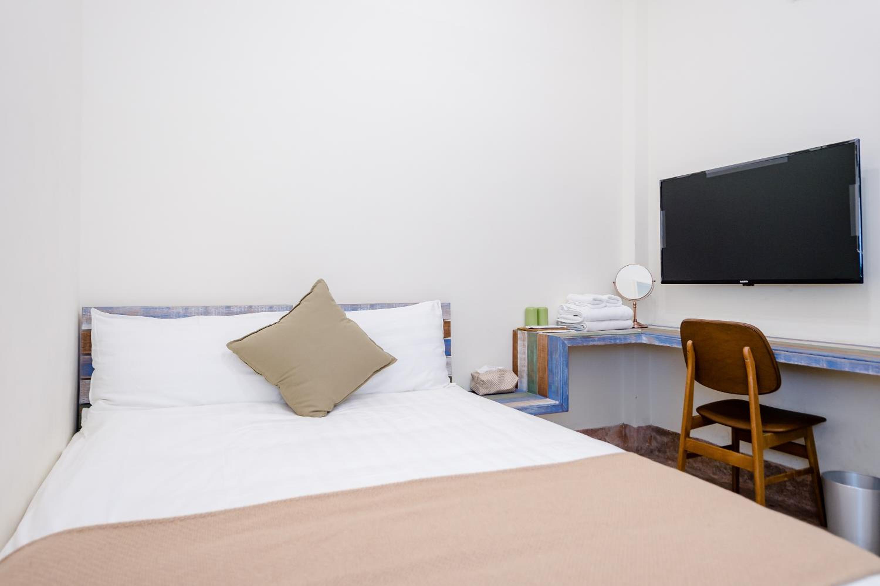 Standard Double Room with Shared Bathroom photo 2