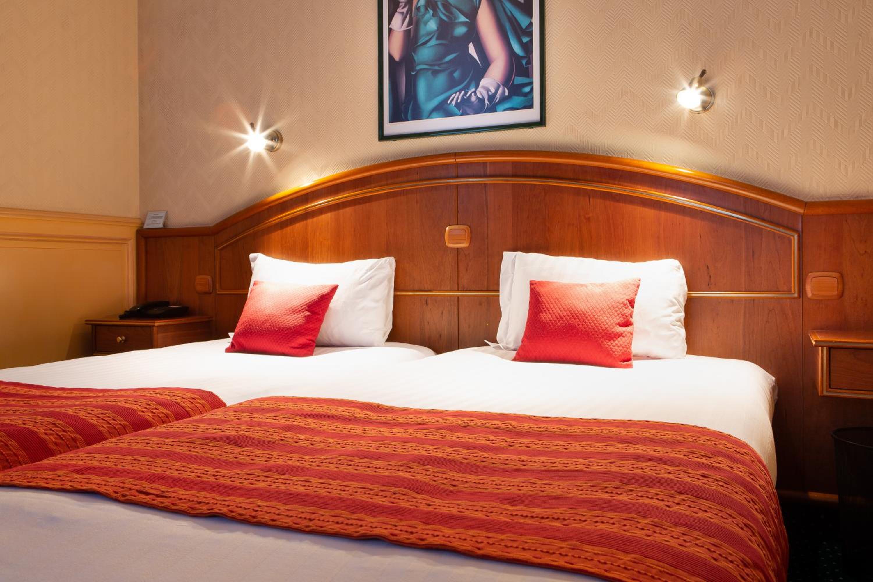 Twin Room - Photo 4