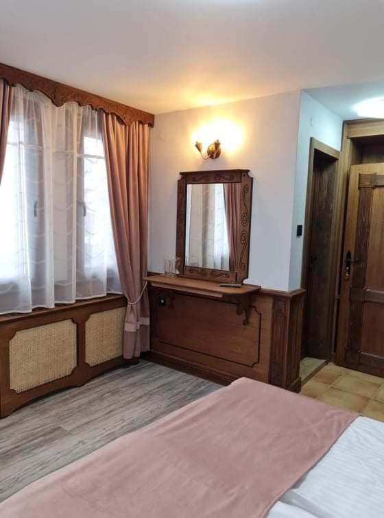 Double Room - Photo 12