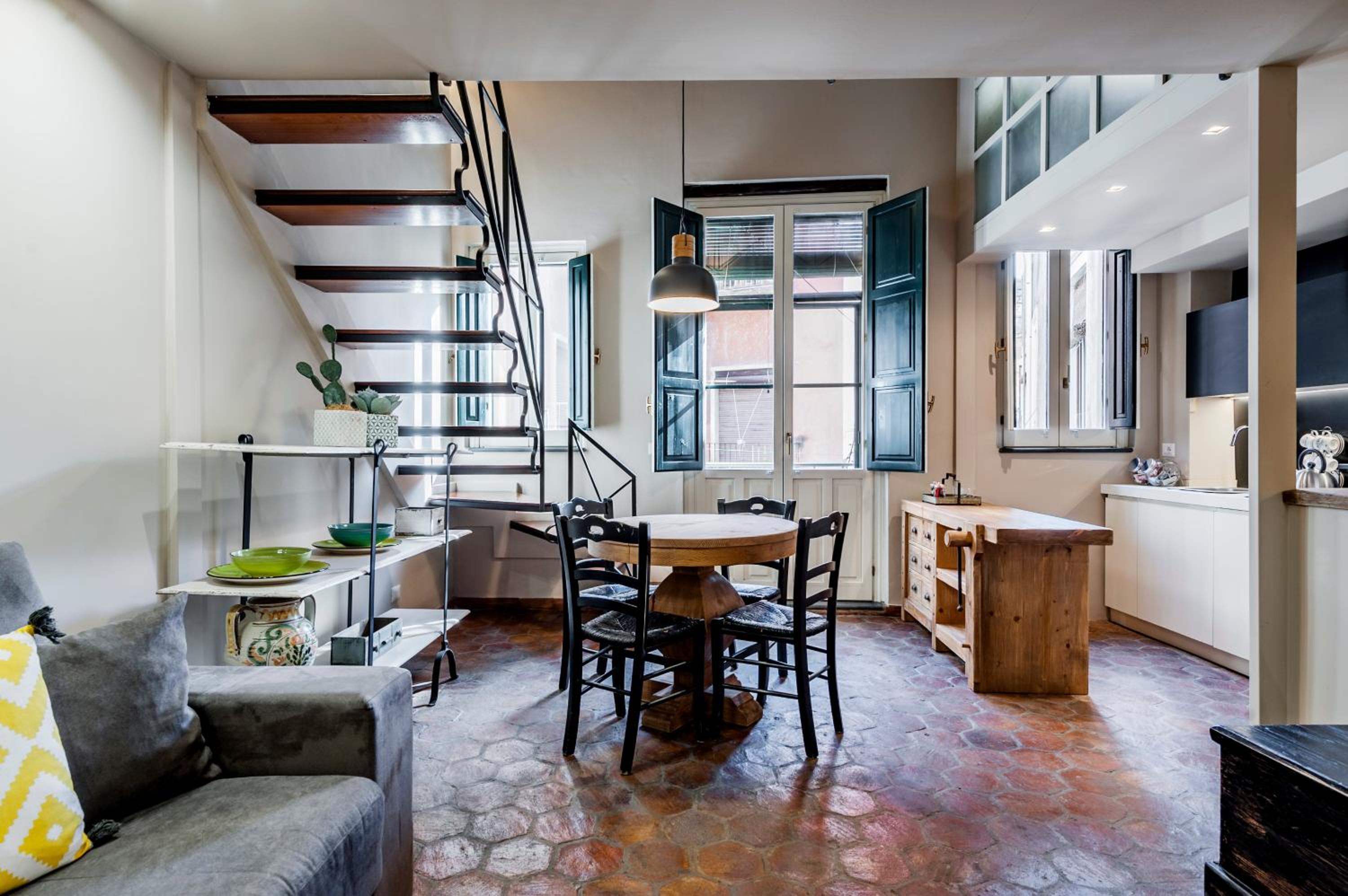 One-Bedroom Apartment - Split Level photo 3