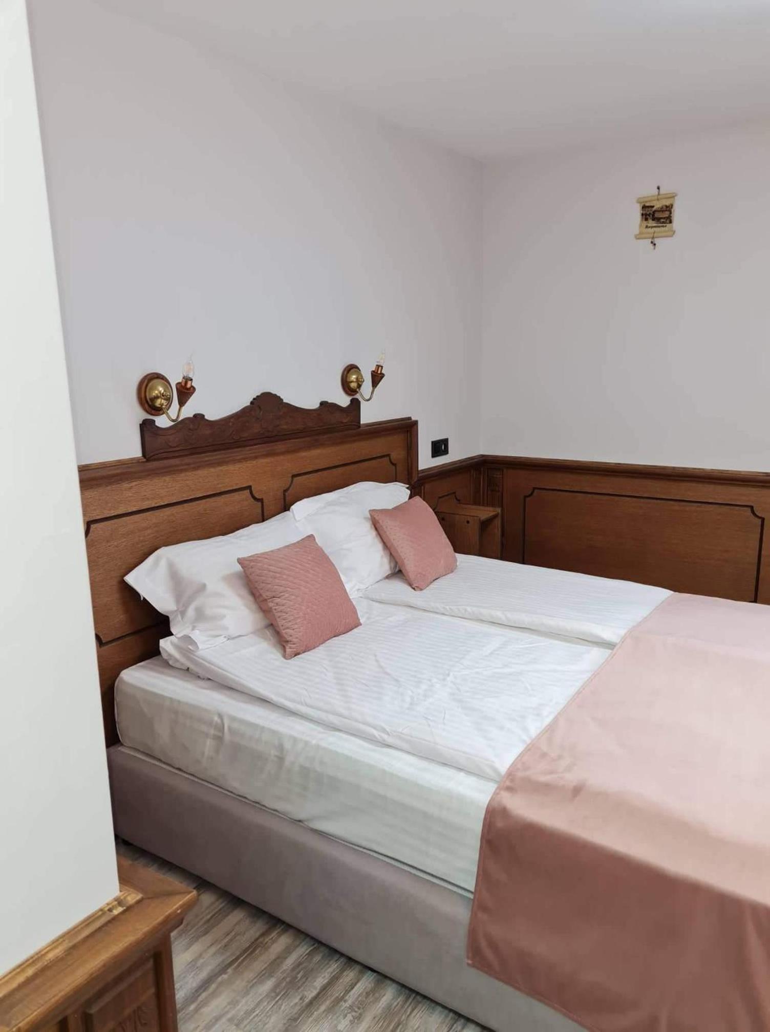 Double Room - Photo 15