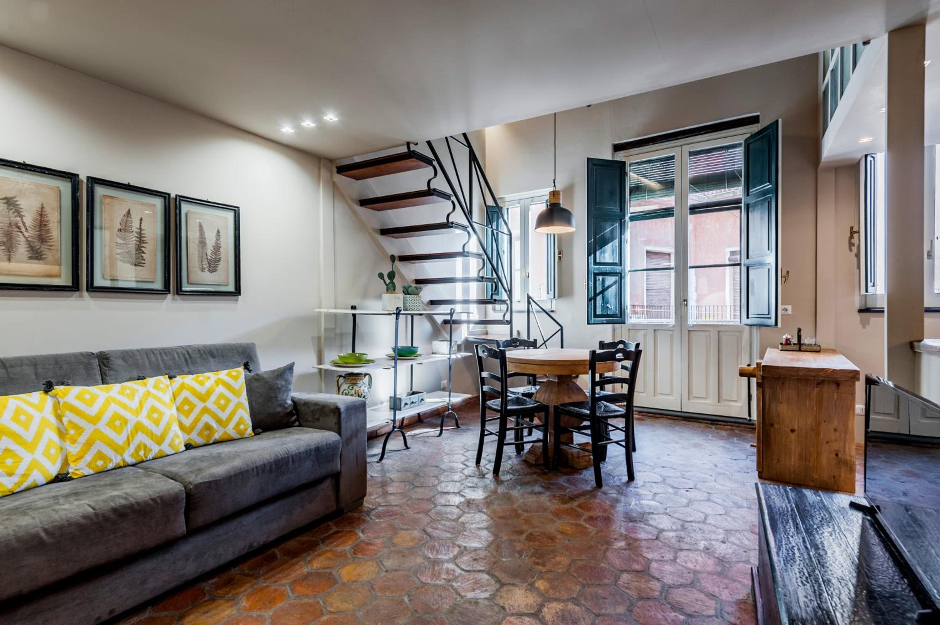 One-Bedroom Apartment - Split Level photo 1