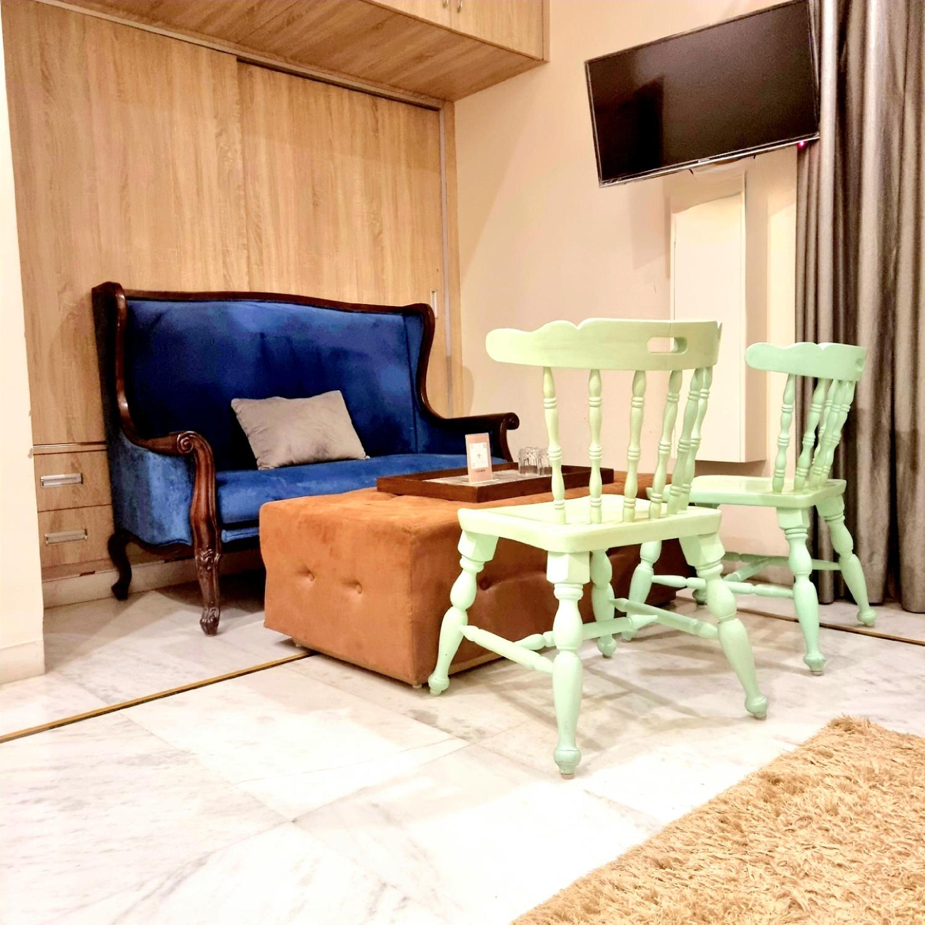 King Studio with Sofa Bed - Photo 22