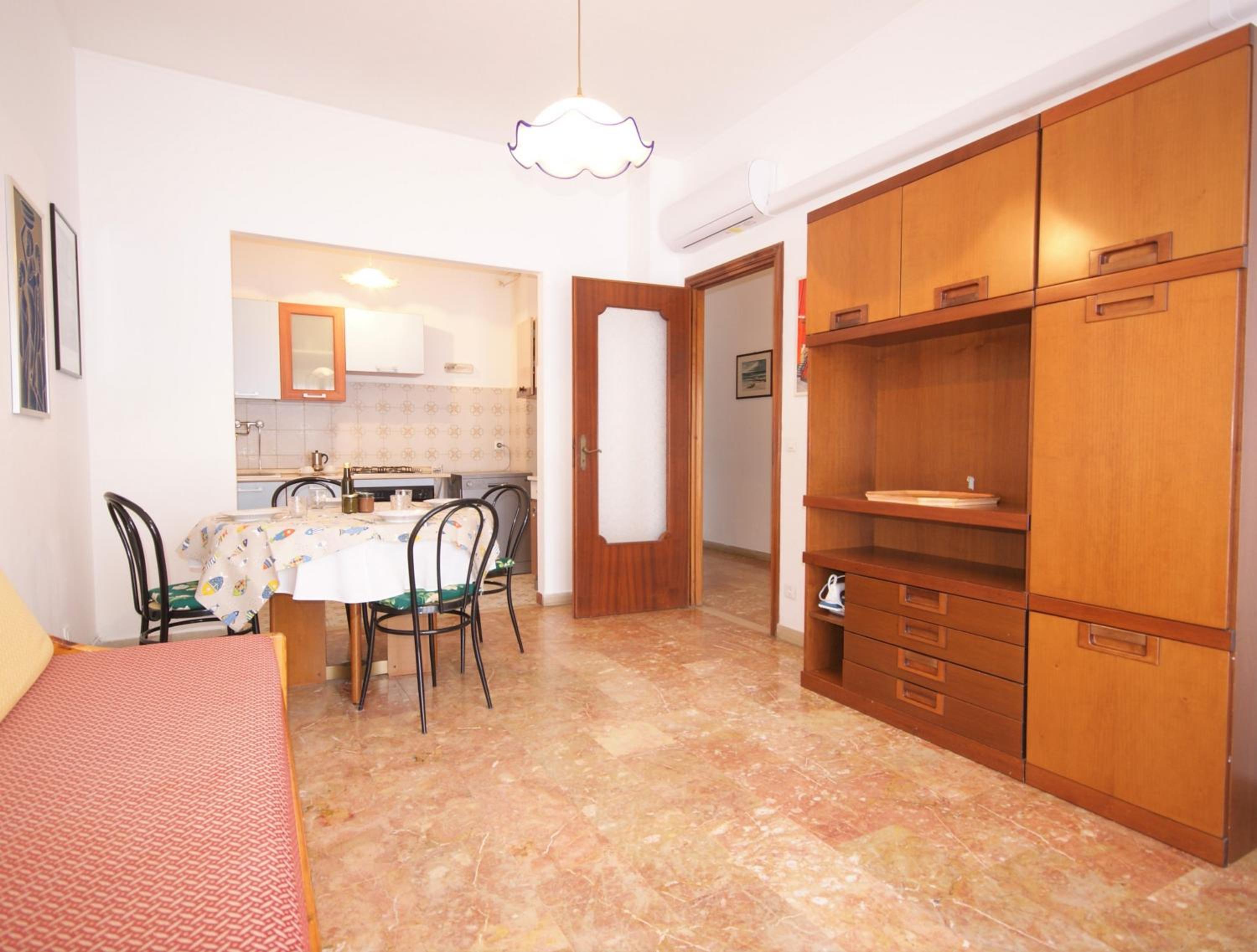 One-Bedroom Apartment photo 2