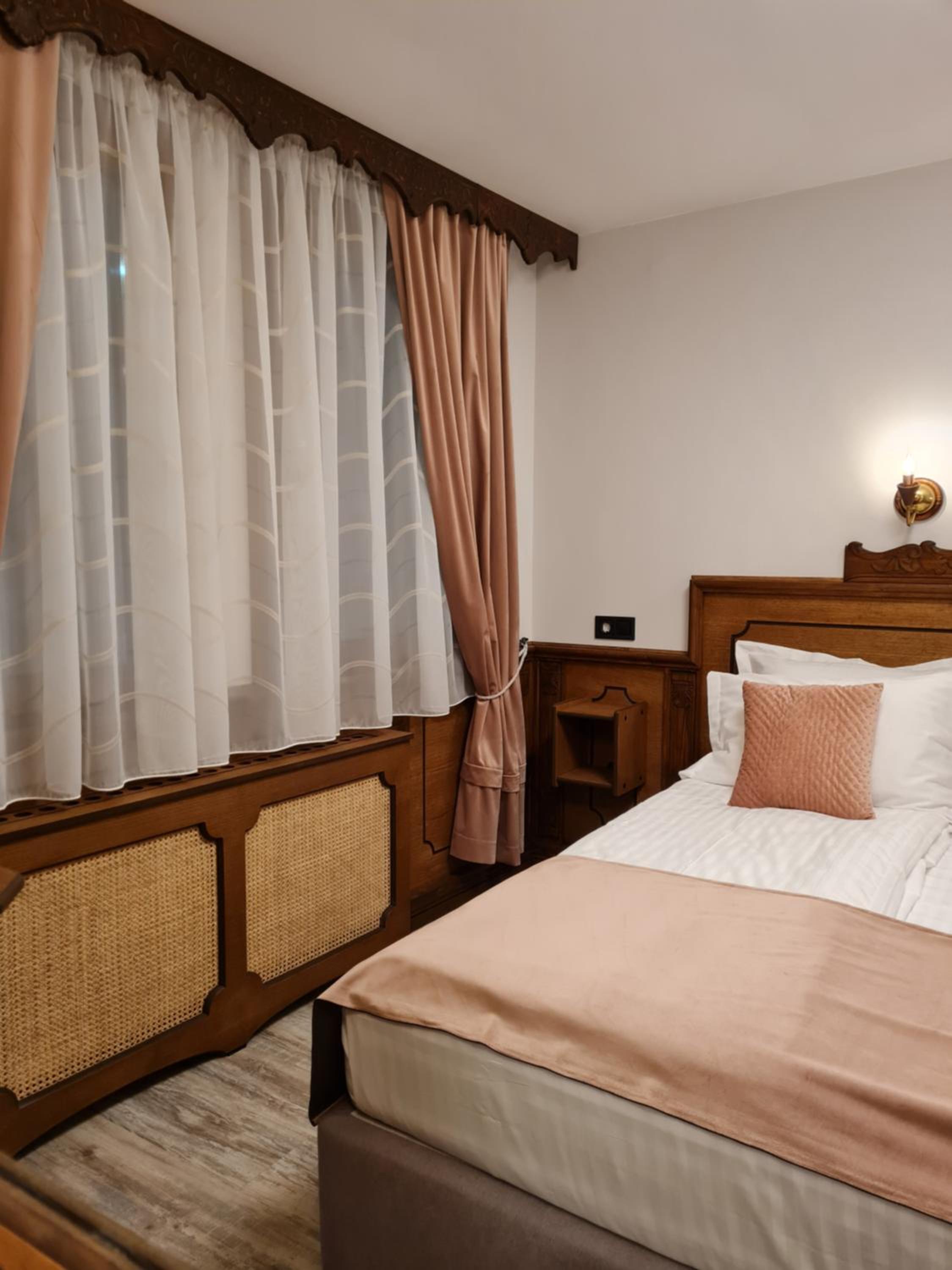 Double Room - Photo 1