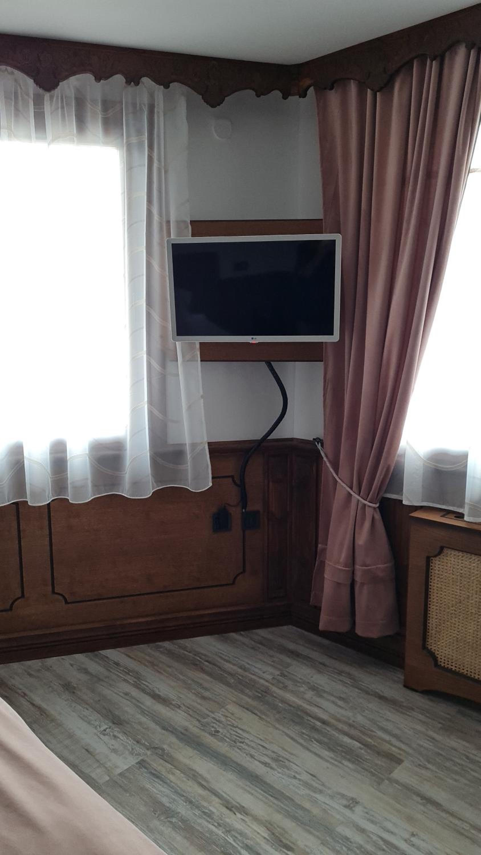 Double Room - Photo 10