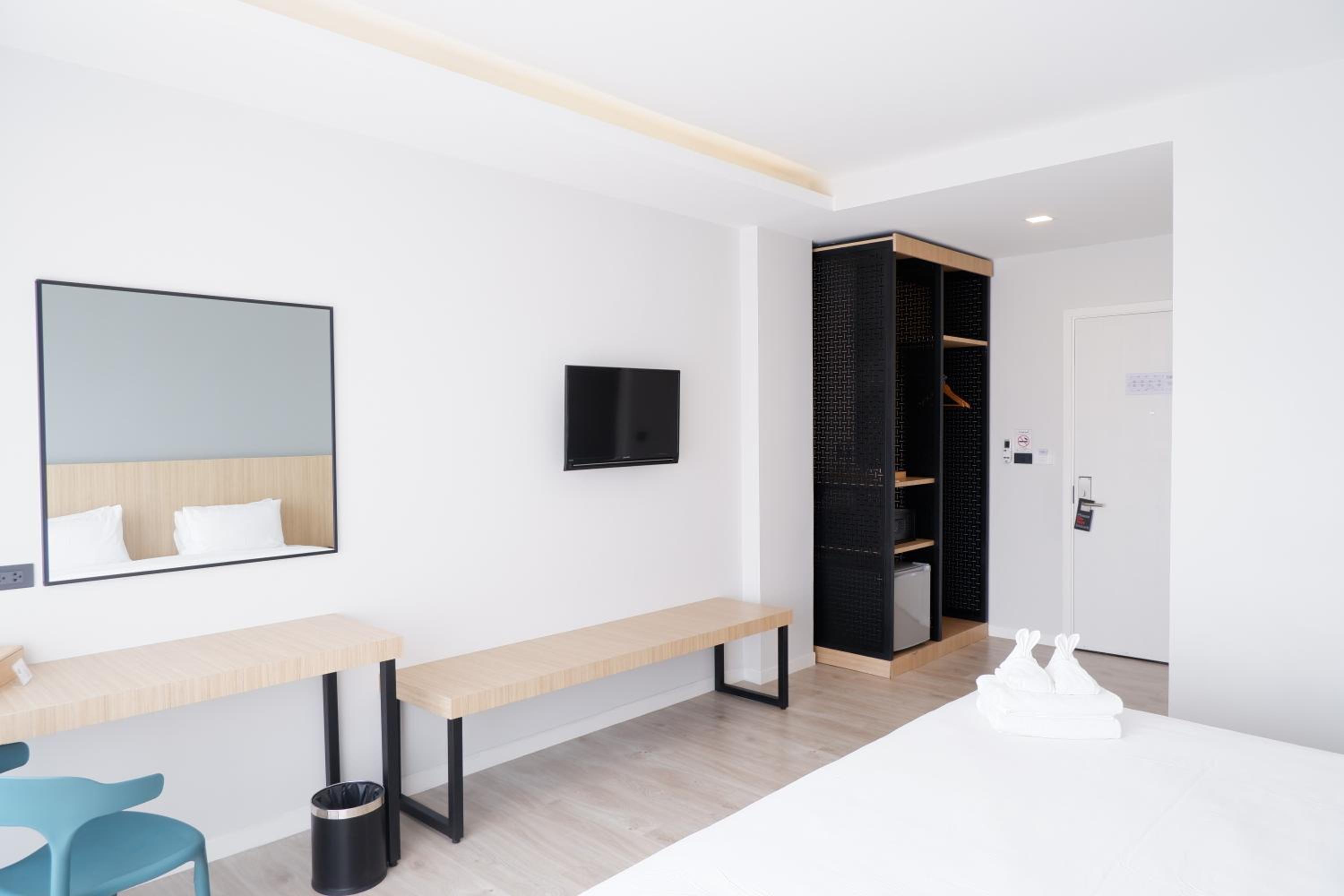 Deluxe King Room photo 3
