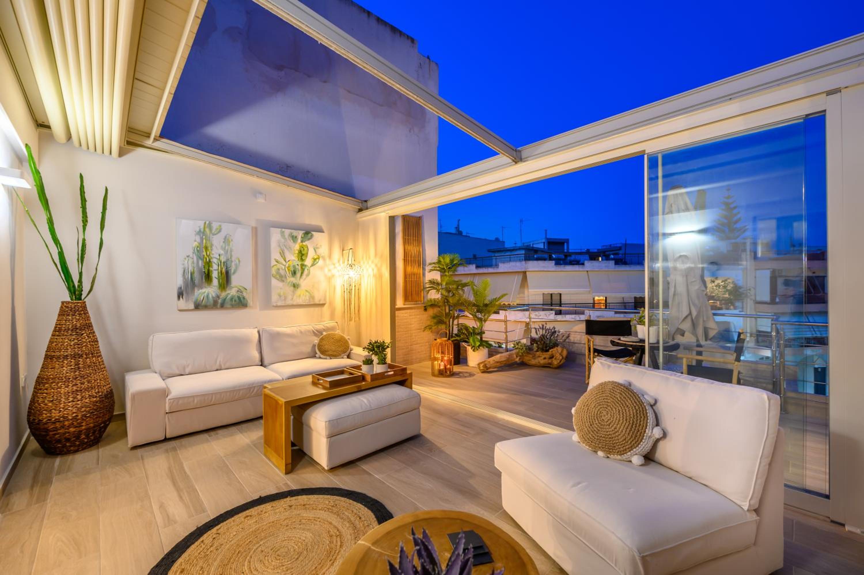Apartment with Balcony - Photo 8