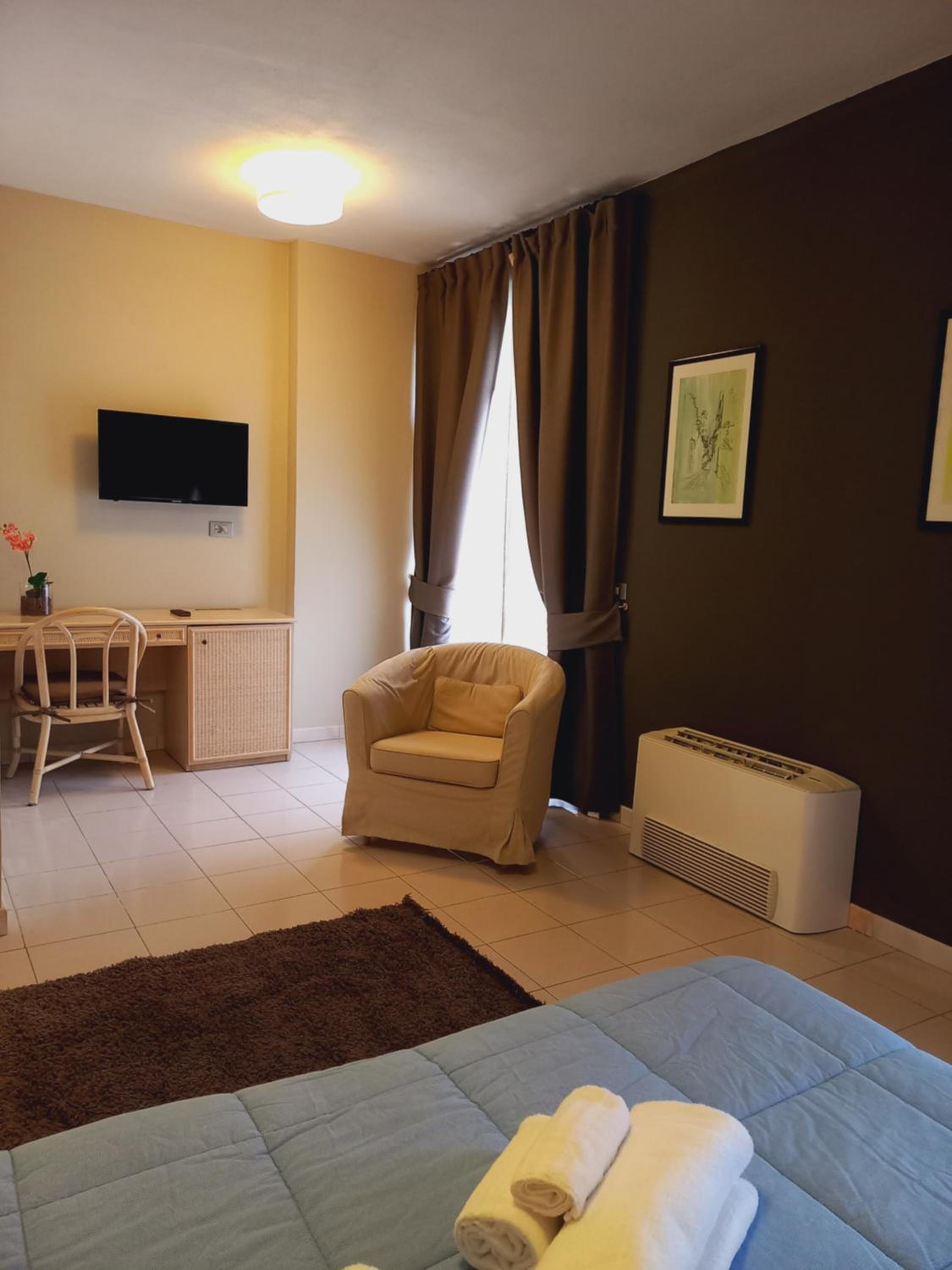 Deluxe Double Room - Photo 7