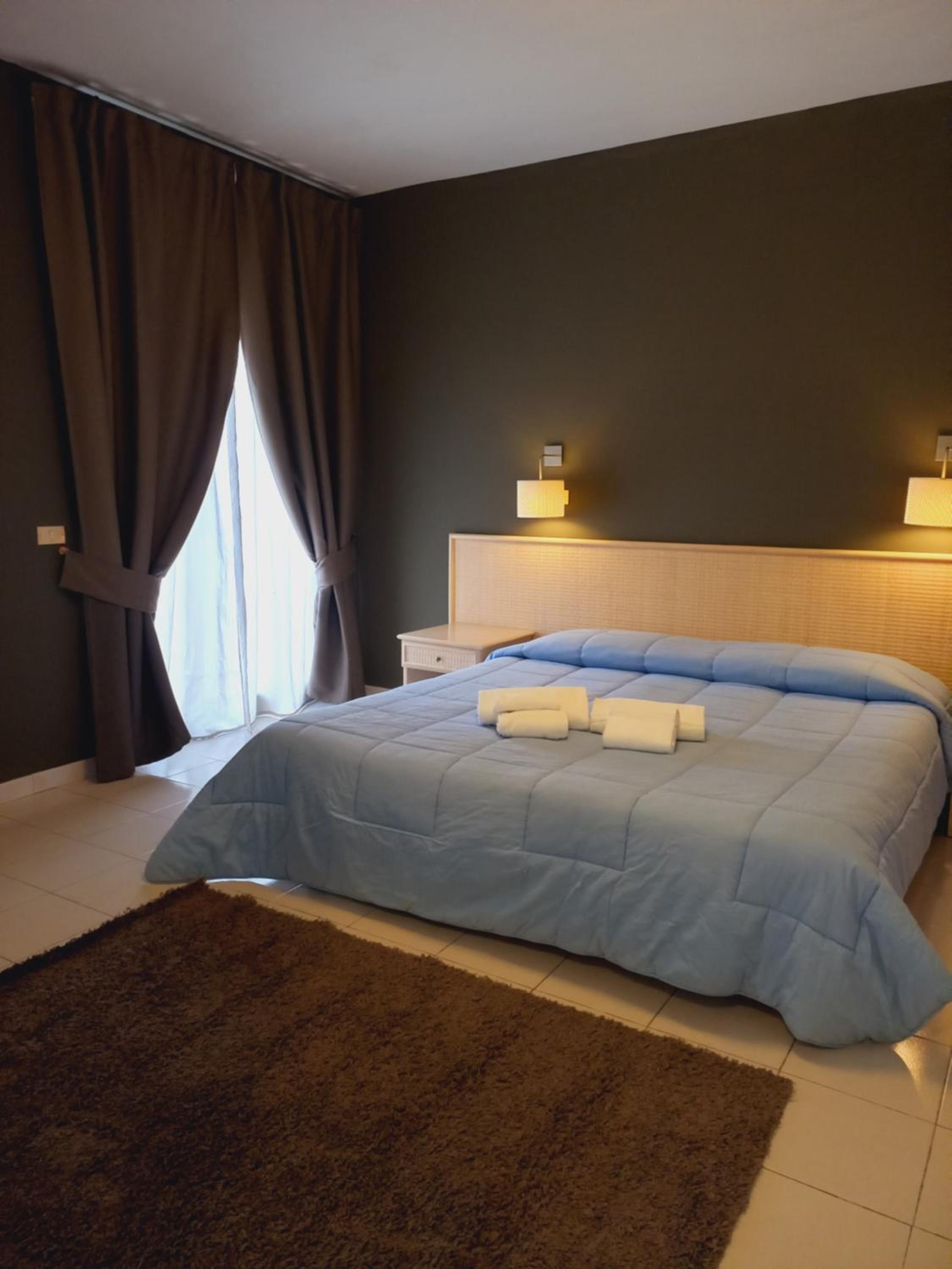 Deluxe Double Room - Photo 8