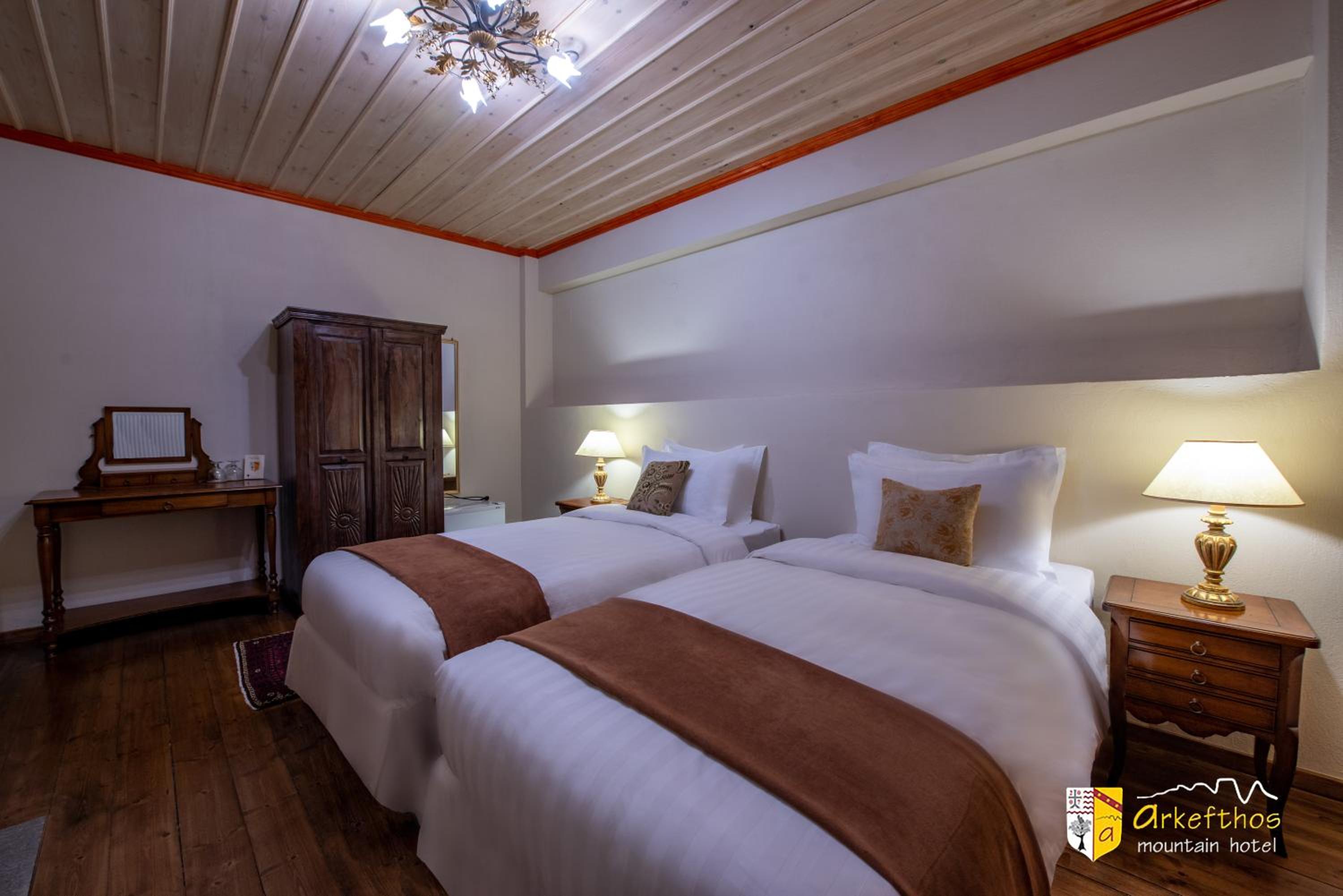 Standard Twin Room - Photo 1