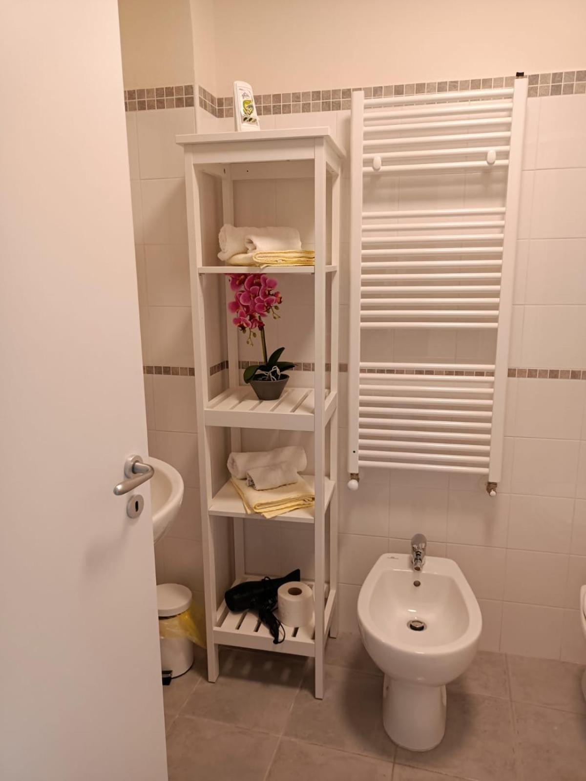 One-Bedroom Apartment - Photo 8