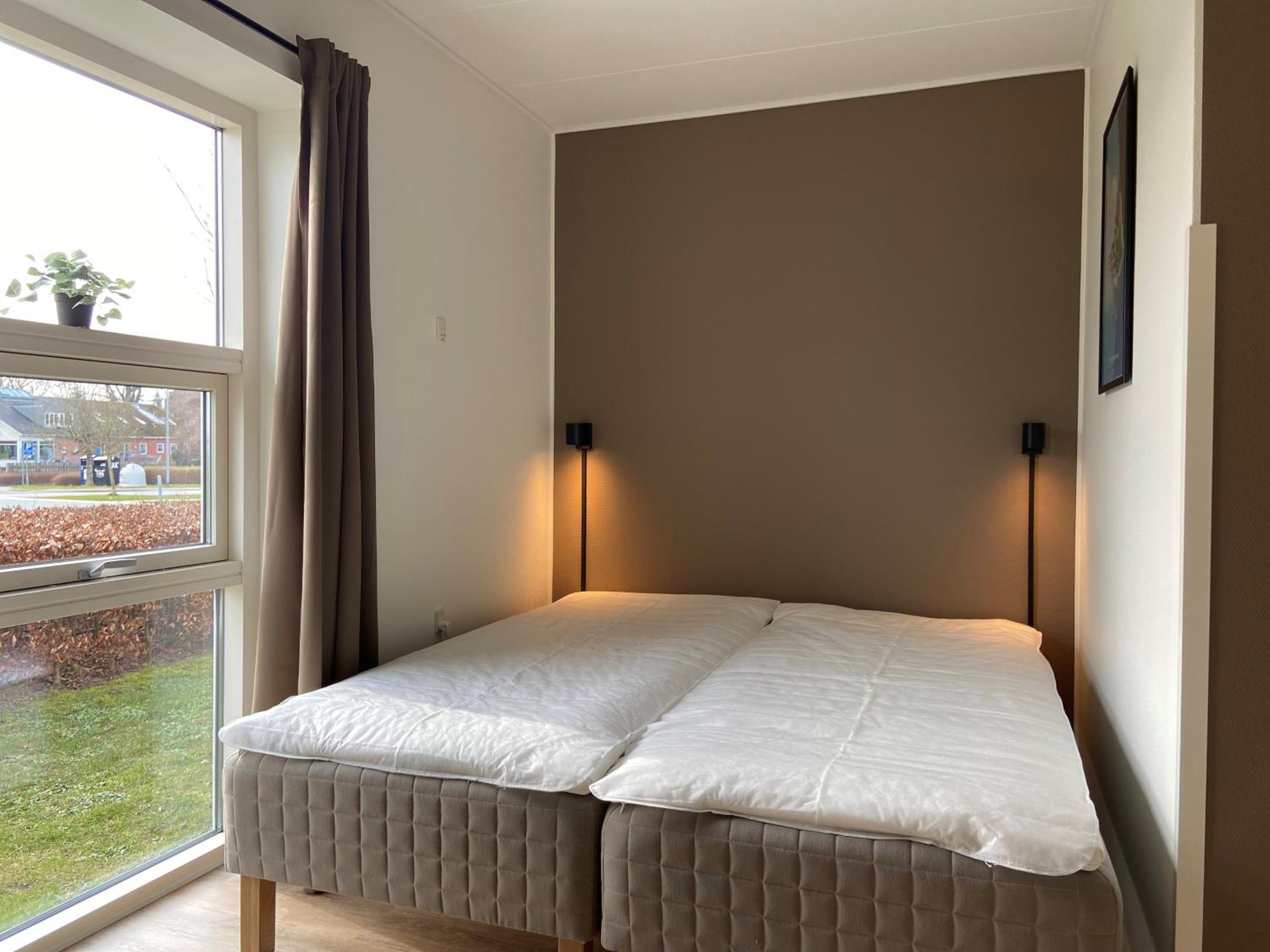 Economy Twin Room photo 2