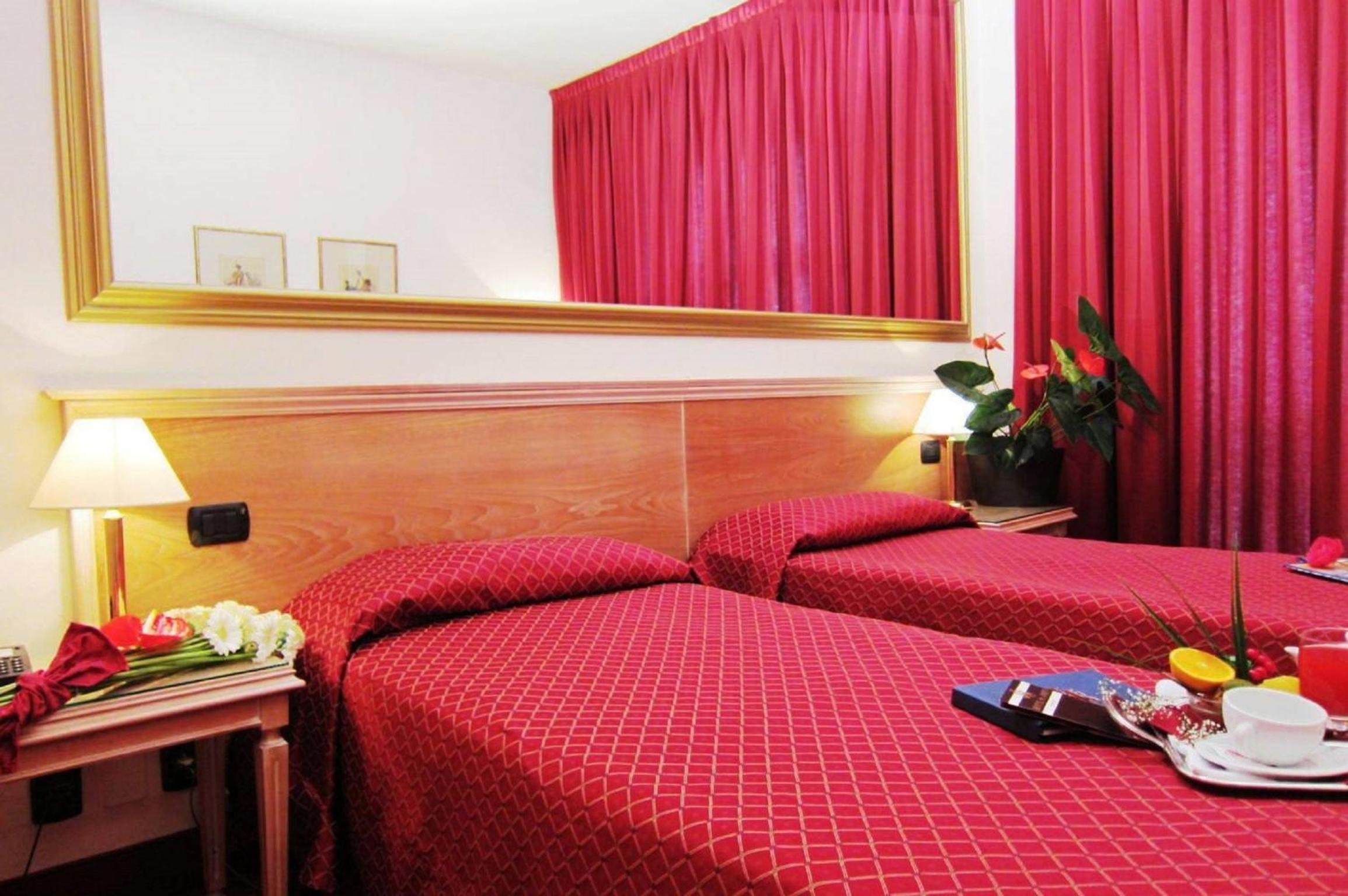 Twin Room - Photo 2