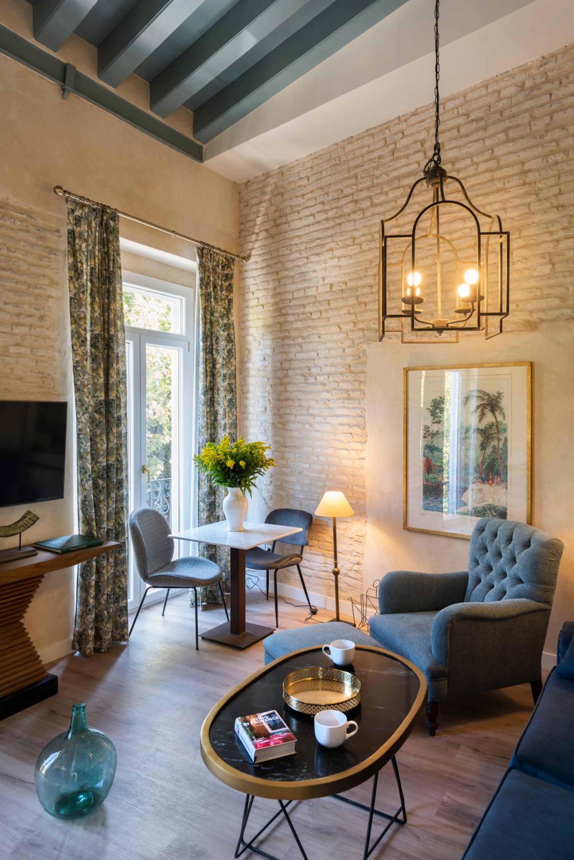 Superior Apartment with City View - Photo 2