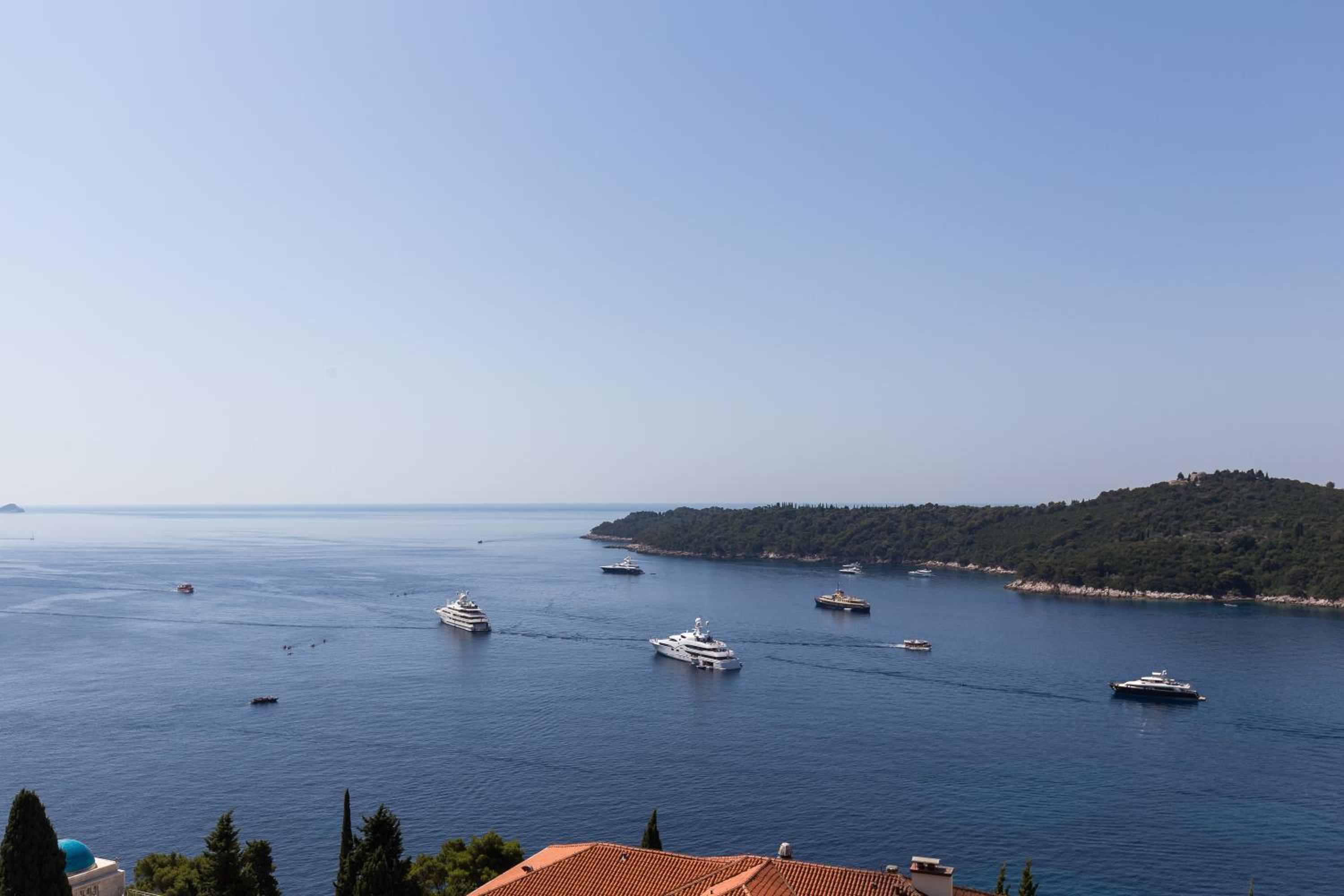 Two-Bedroom Apartment with Terrace and Sea View photo 3