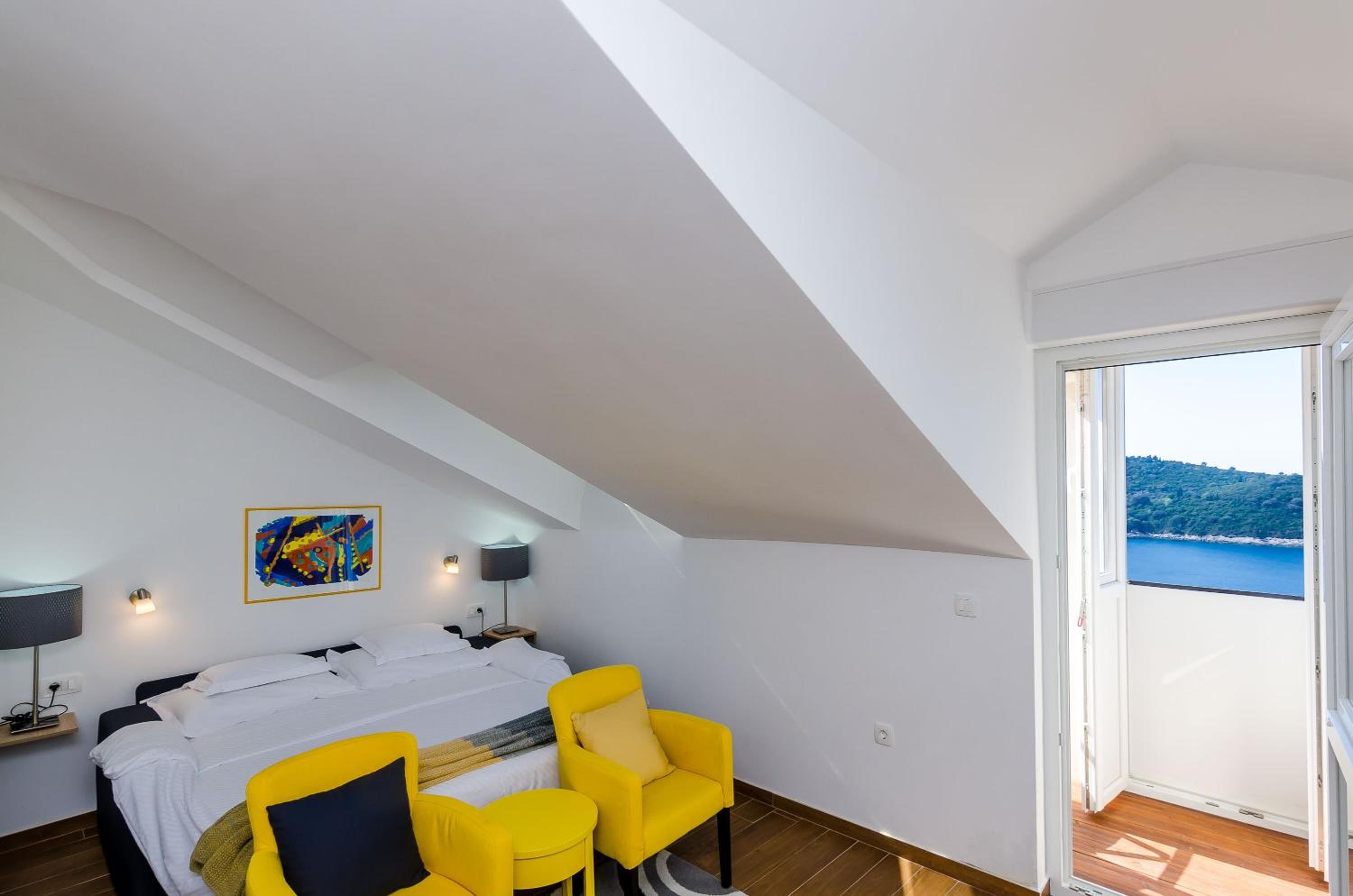 One-Bedroom Apartment with Balcony and Sea View