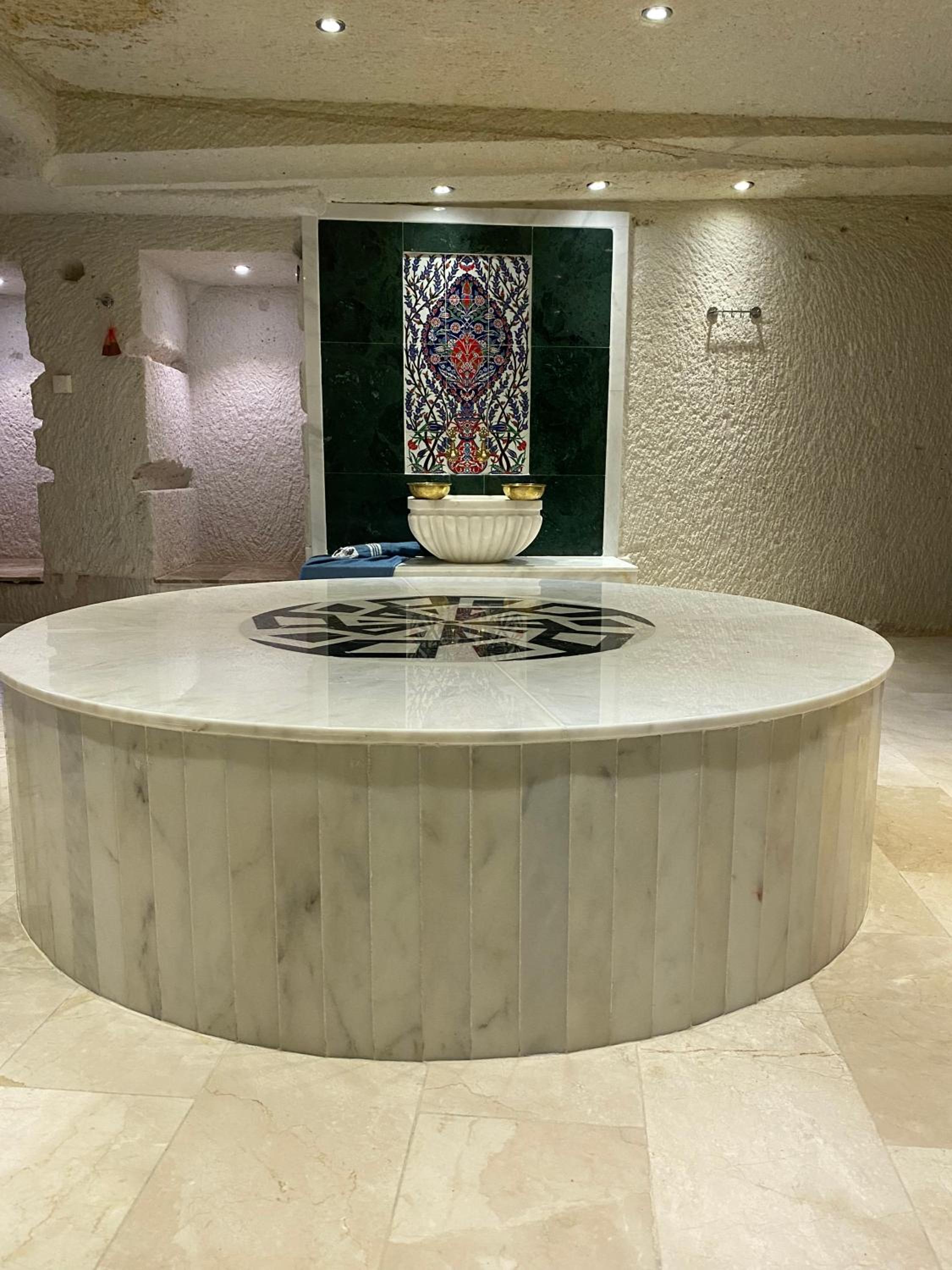 King Suite with Spa Bath - Photo 4