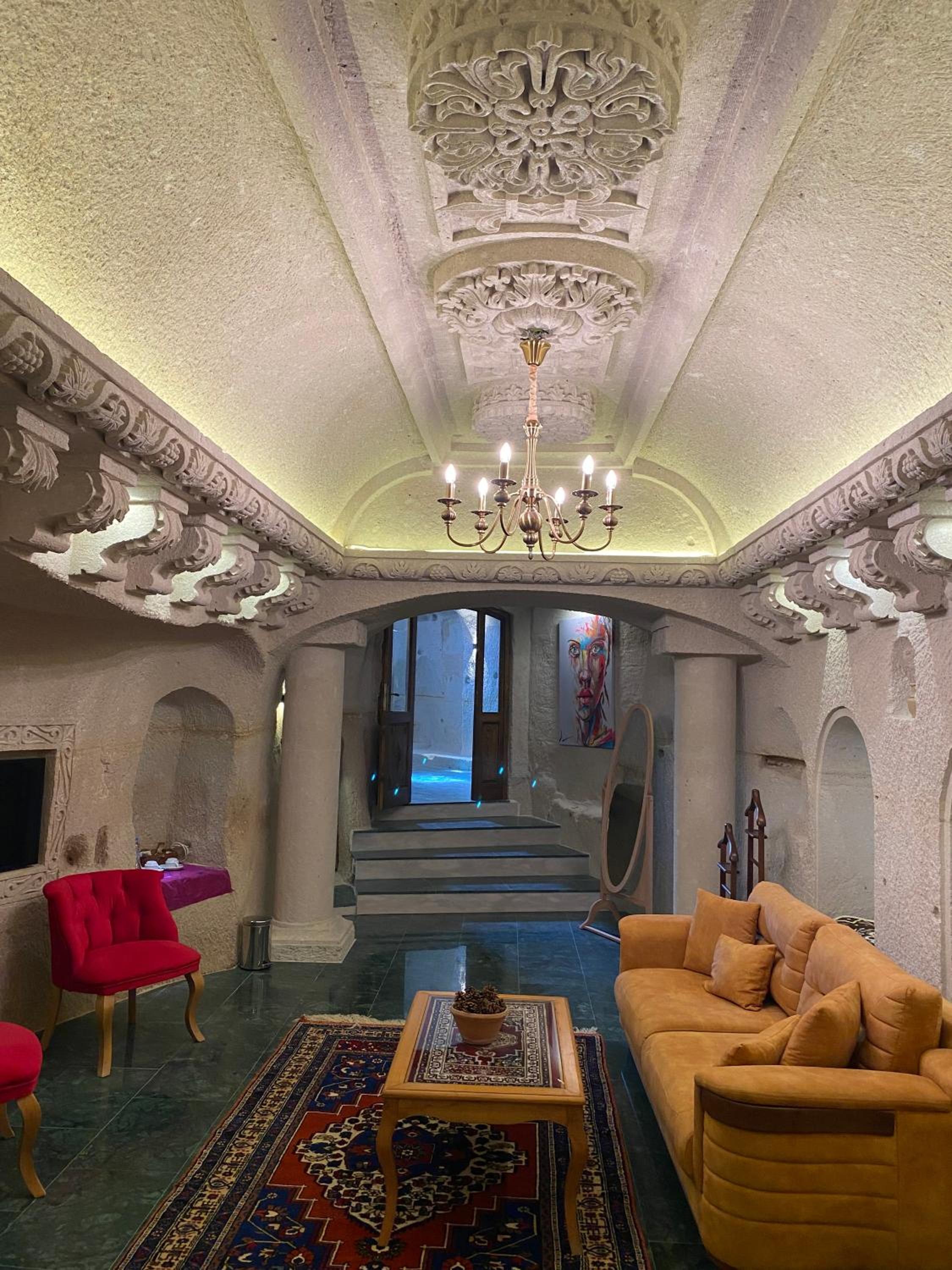 King Suite with Spa Bath - Photo 3