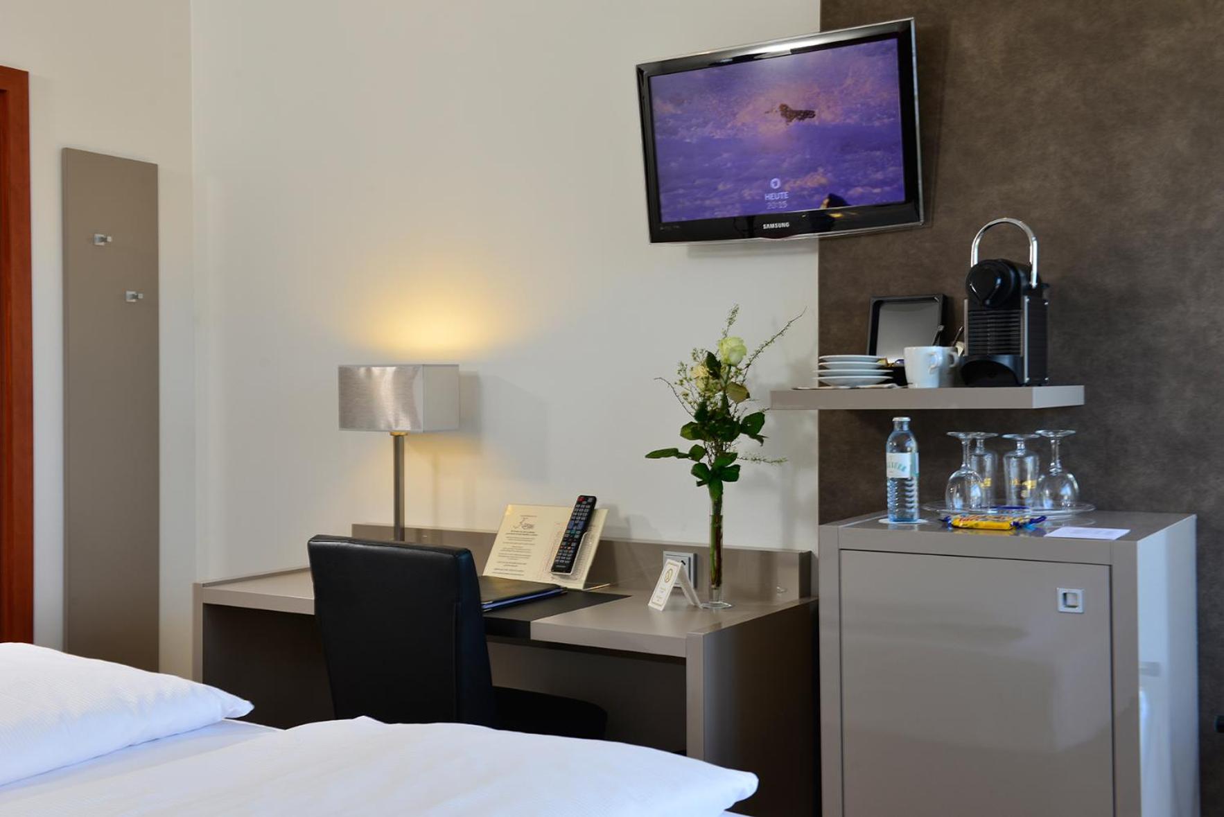Business Double Room - Photo 3