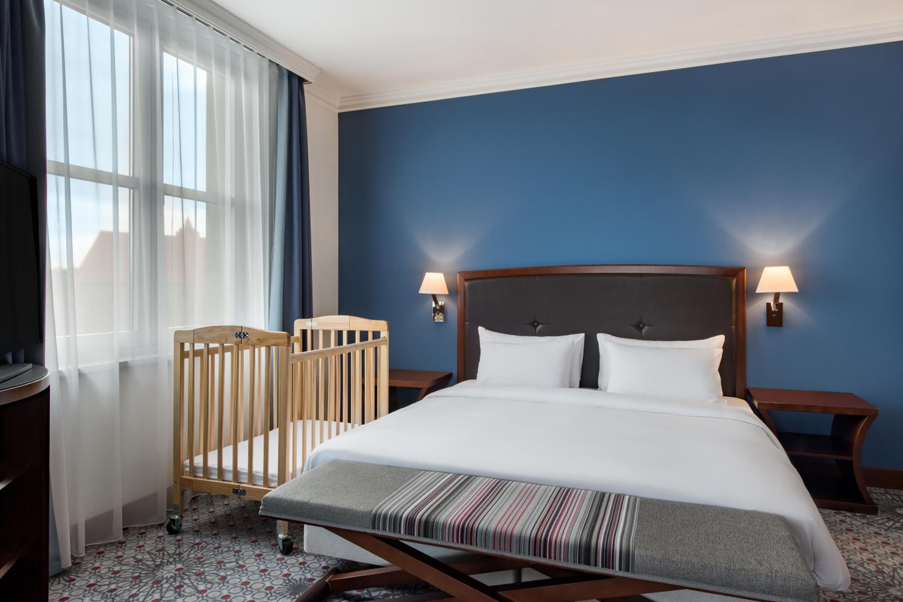 Executive Suite with Park View  - Photo 8