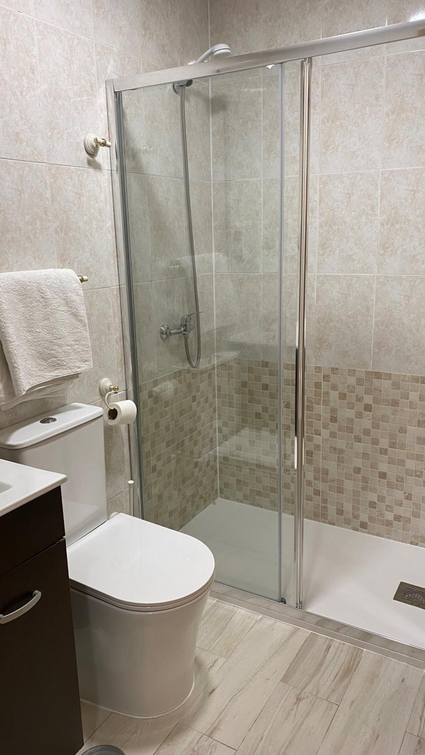Double Room - Photo 17
