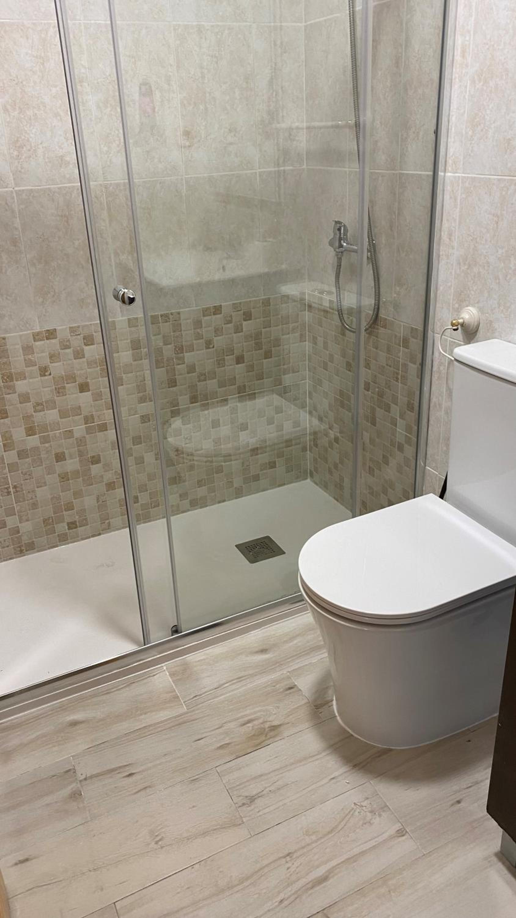 Double Room - Photo 18