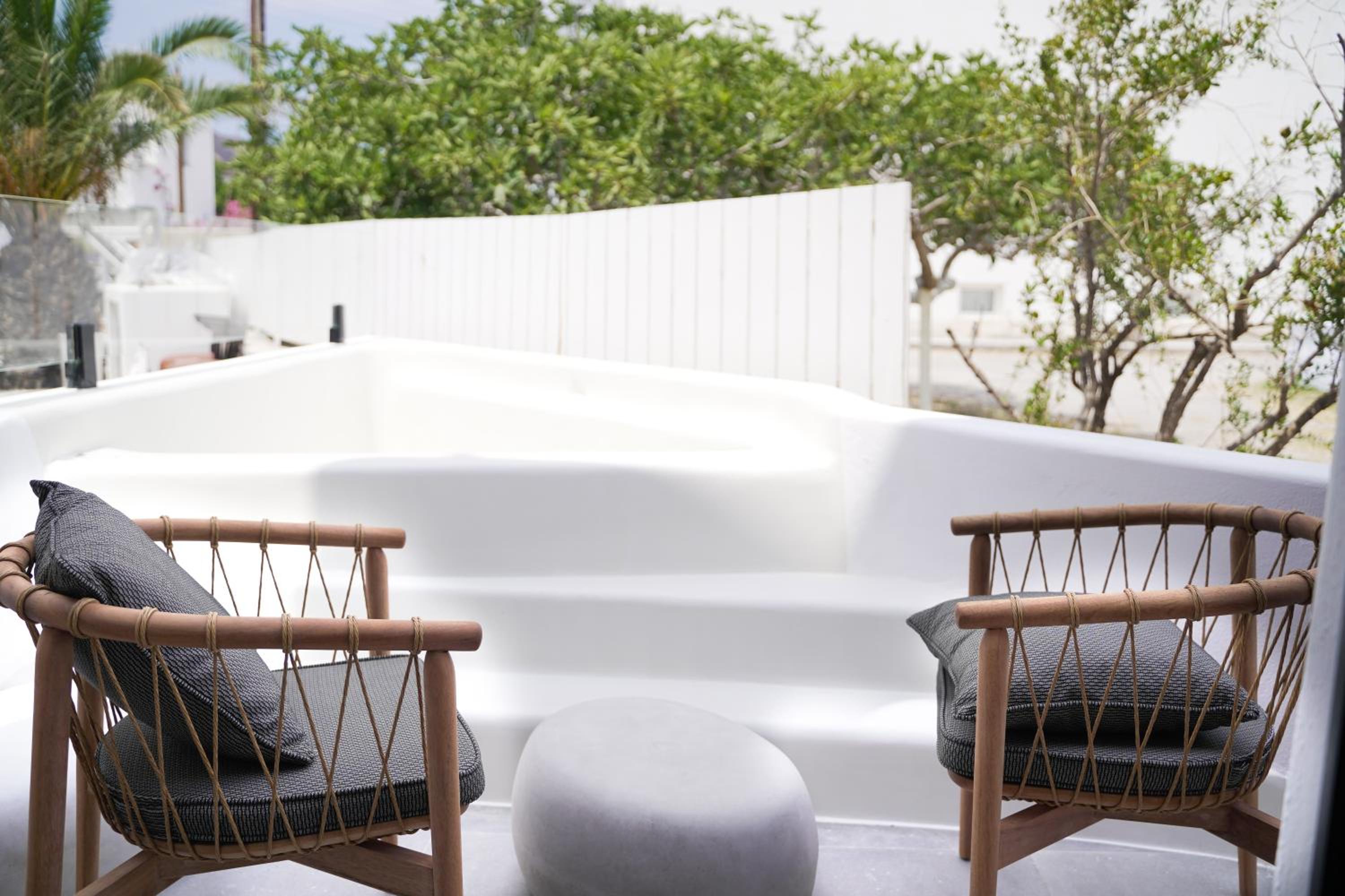 Deluxe Double with Hot Tub - Photo 5