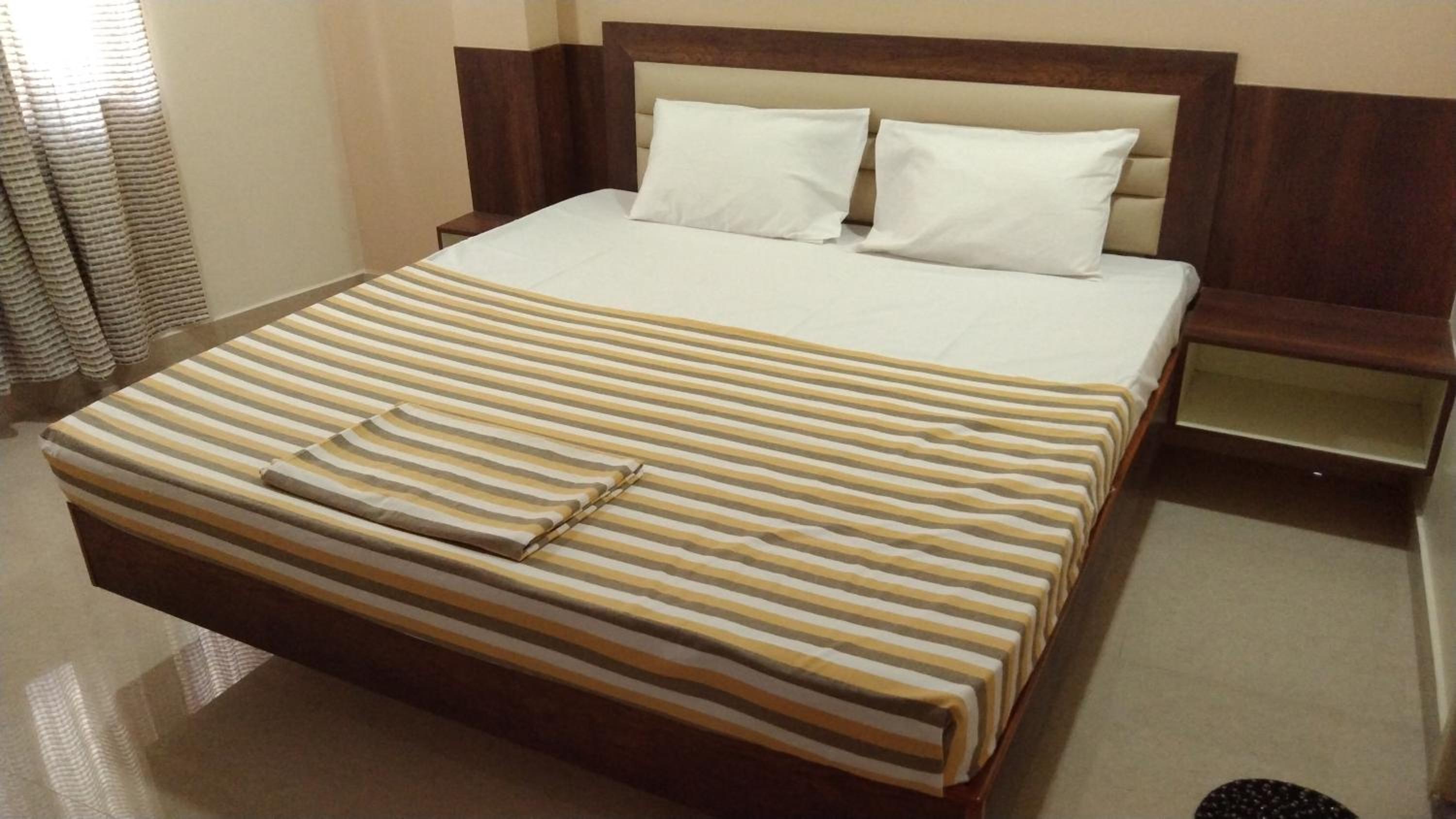 Deluxe Double Room - Photo 10