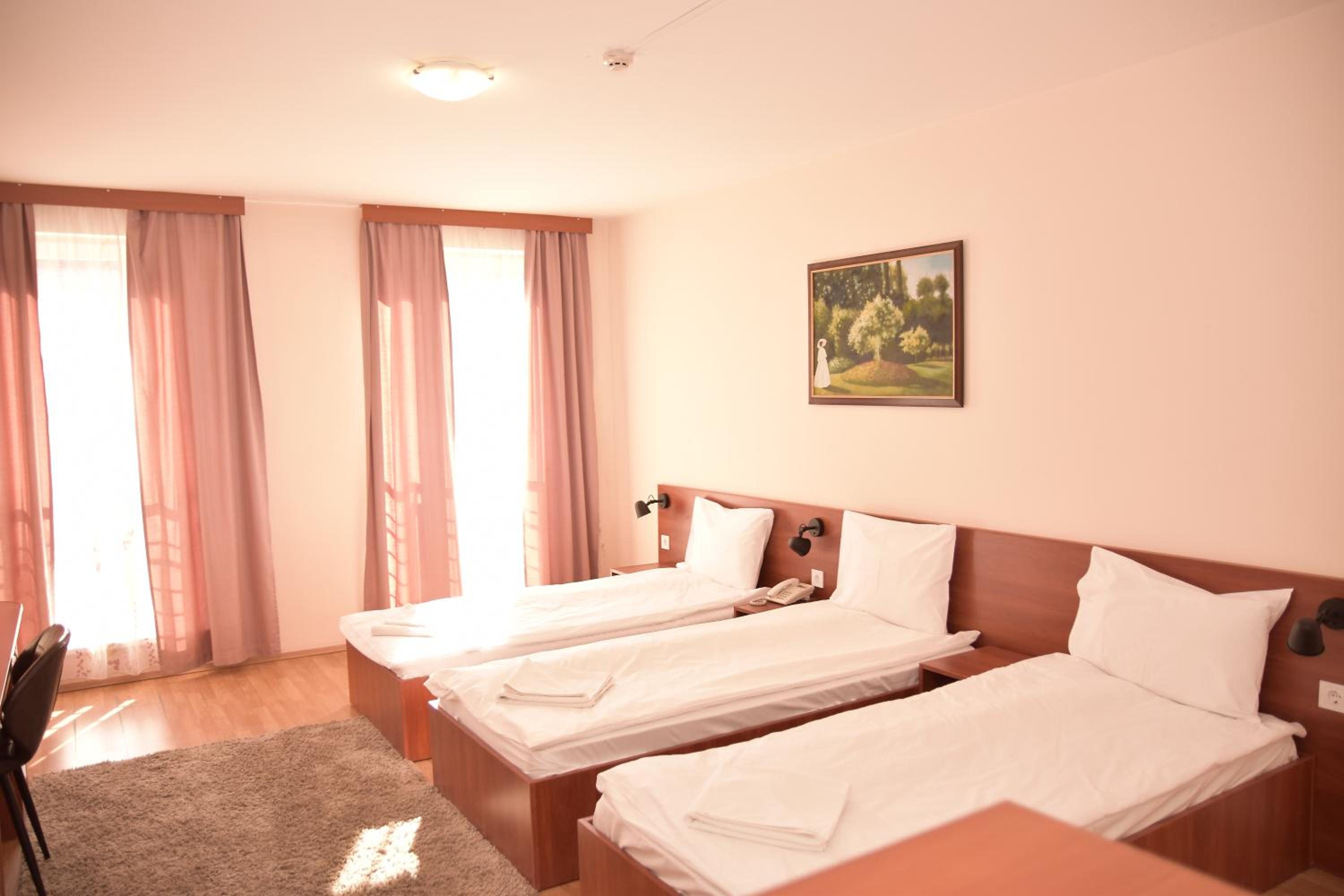 Triple Room - Photo 5