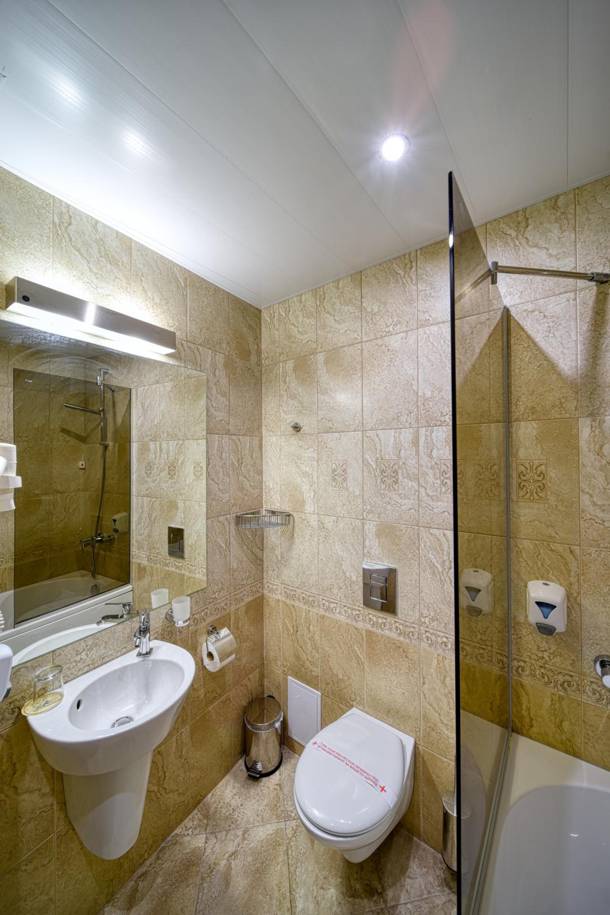 Two-Bedroom Suite with Balcony - Photo 19