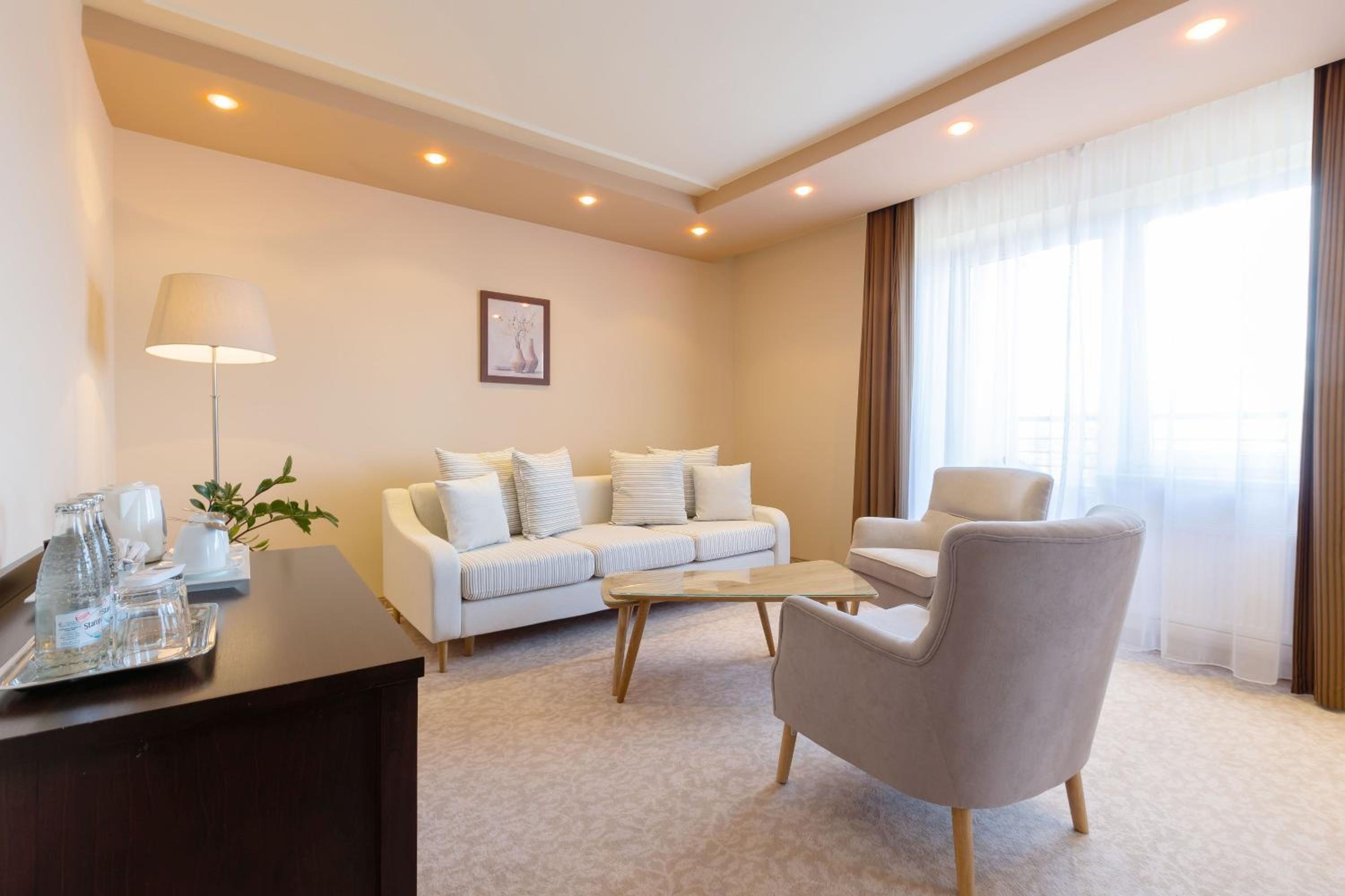 Apartment - Photo 4