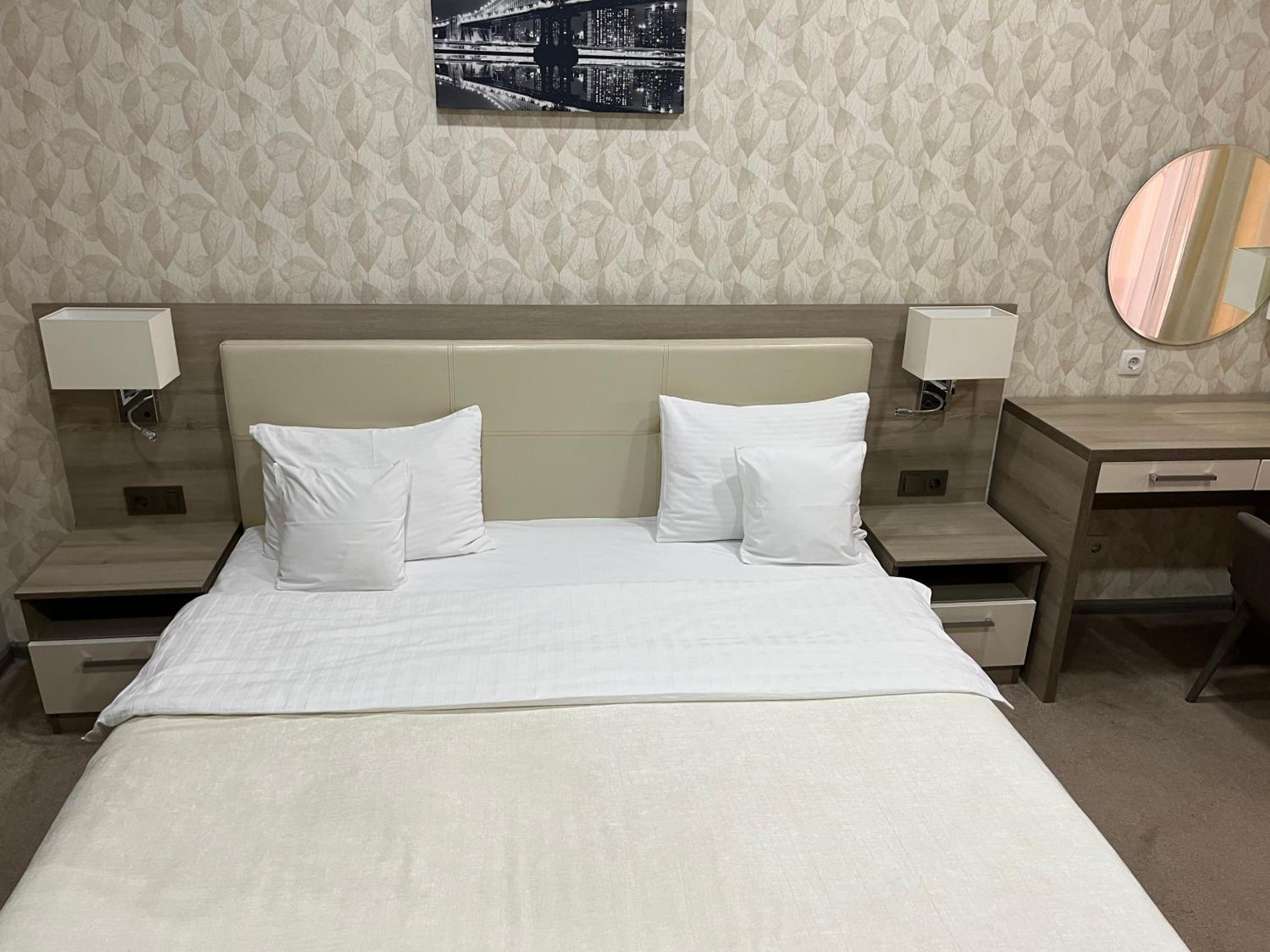 Budget Double Room without Window photo 2