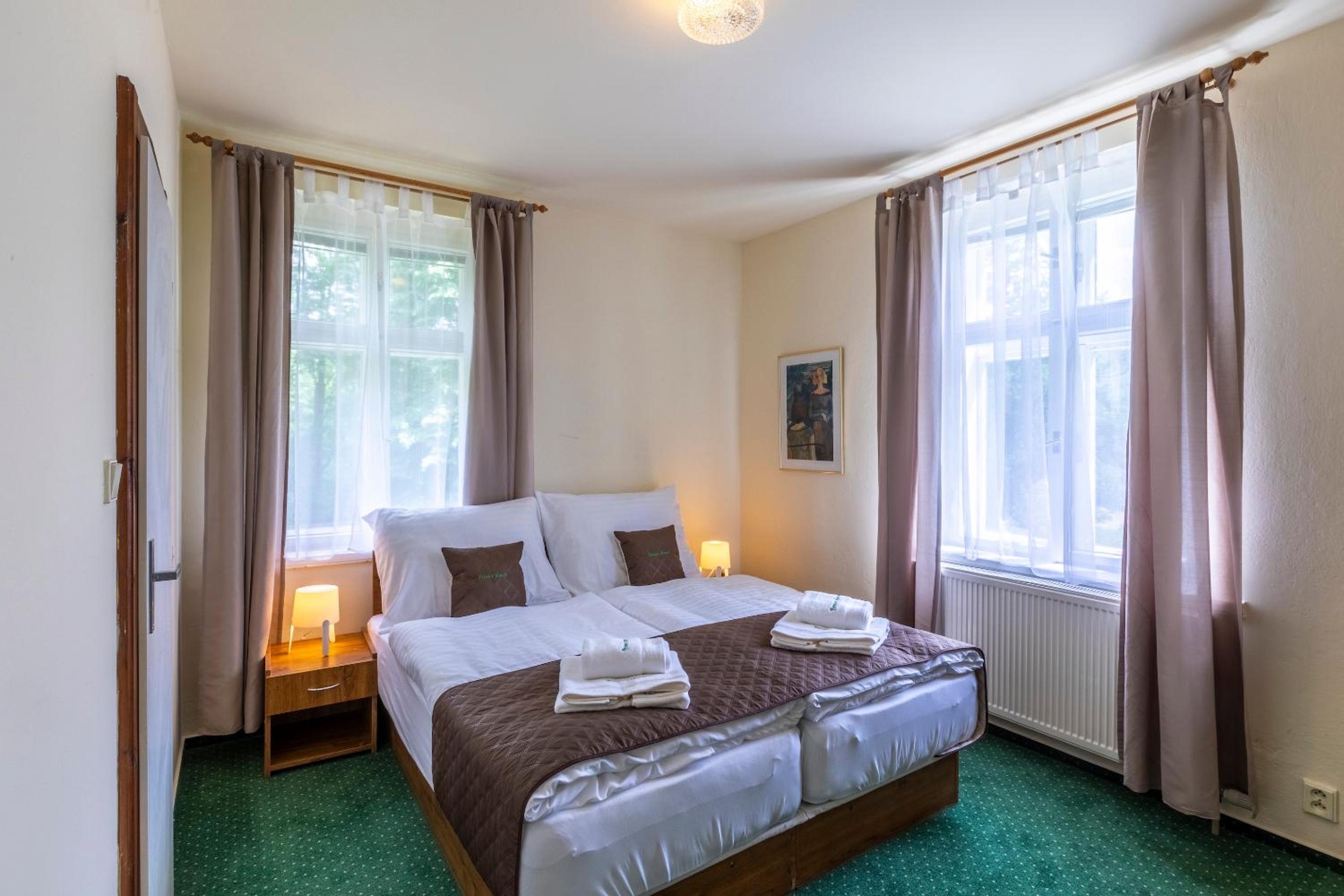 Standard Double or Twin Room photo 1