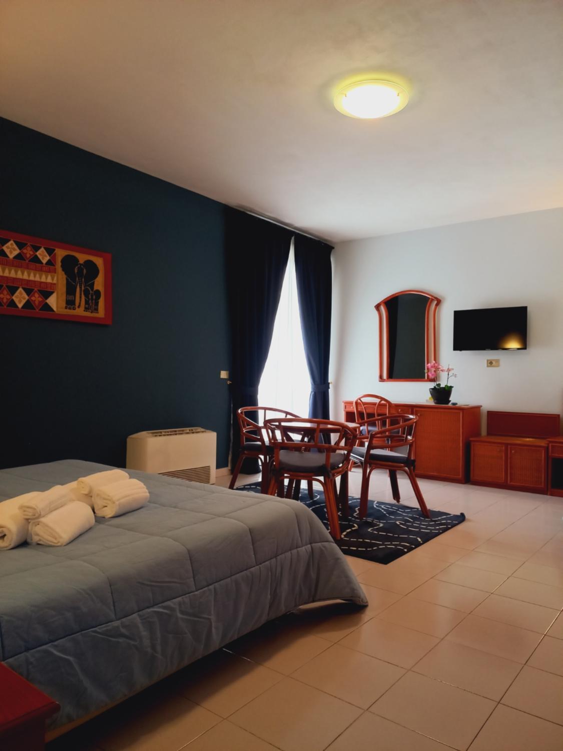 Deluxe Triple Room - Photo 5