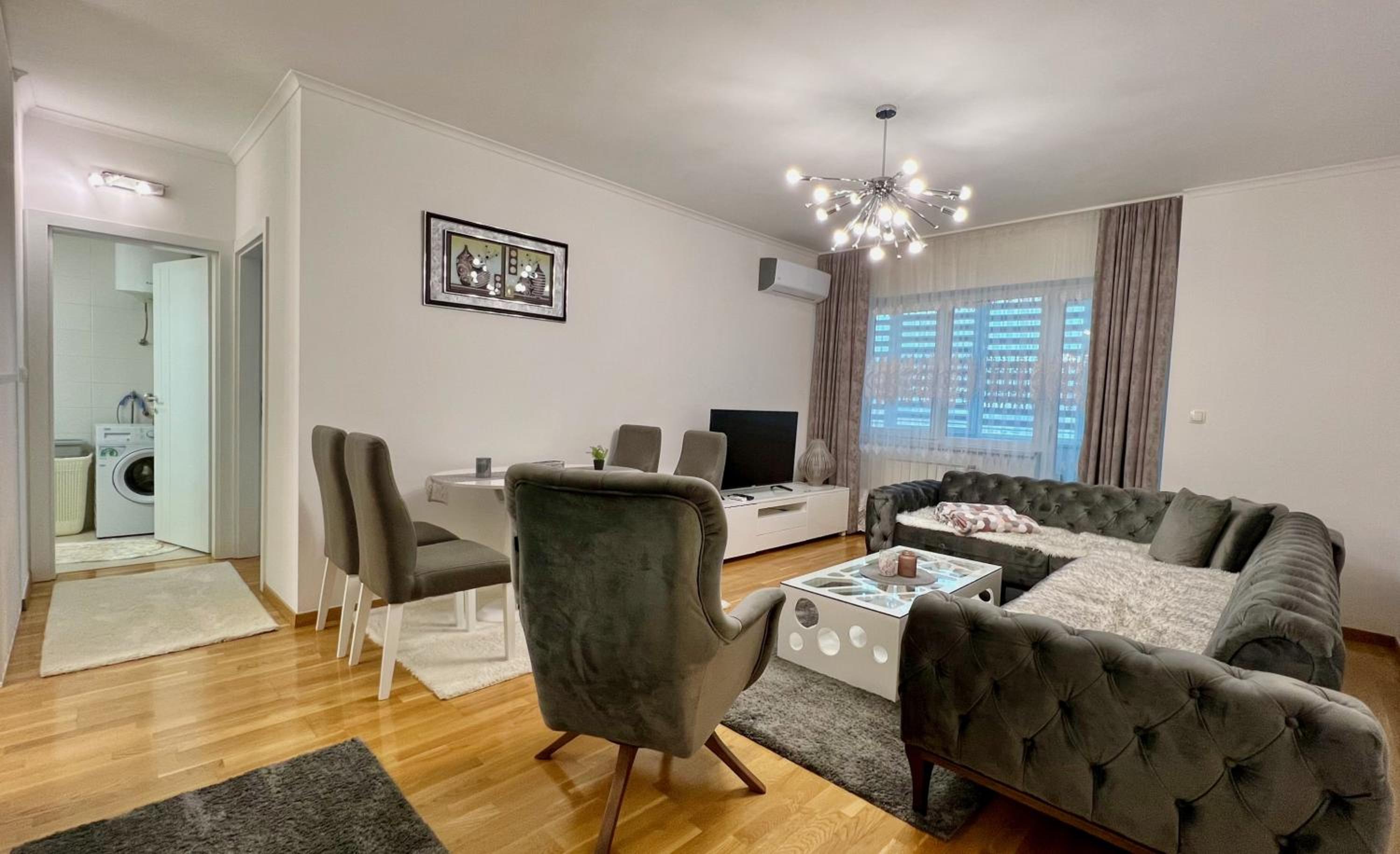 Apartment photo 1