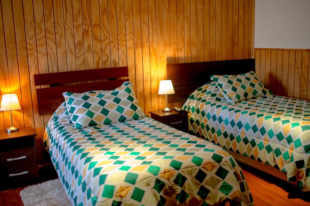 Standard Twin Room with Shared Bathroom photo 2