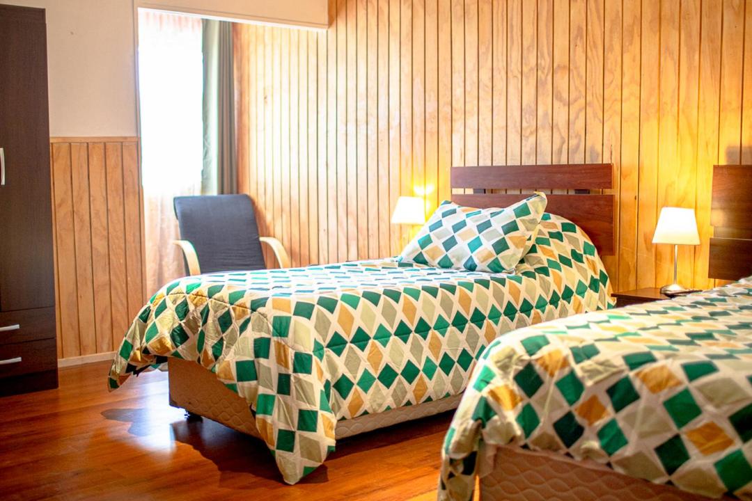 Standard Twin Room with Shared Bathroom photo 1