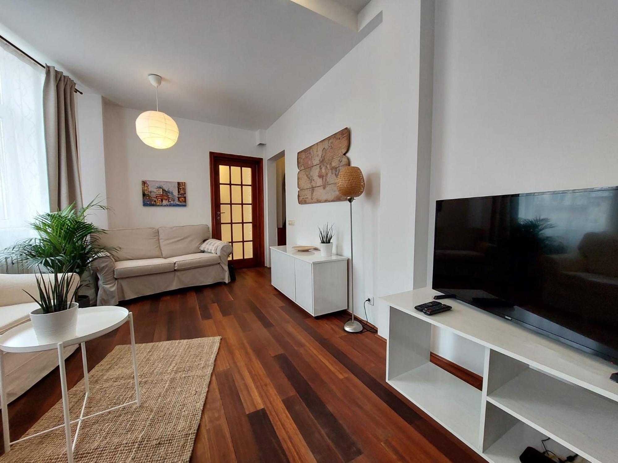 One-Bedroom Apartment - Photo 1