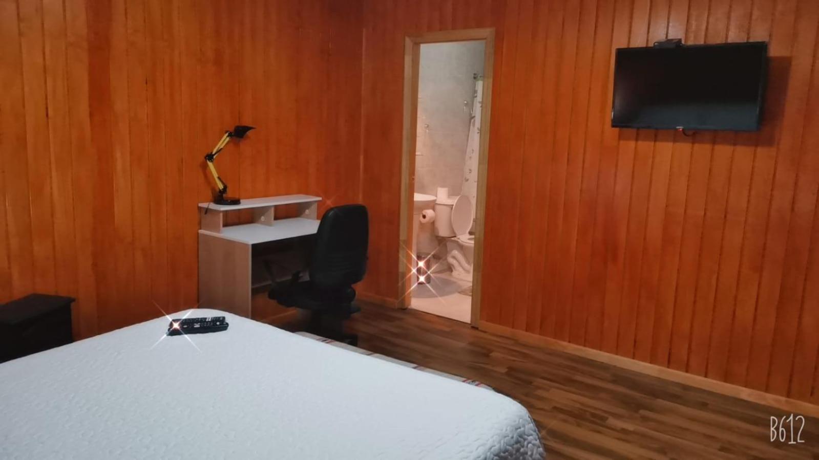 Large Double or Twin Room photo 3