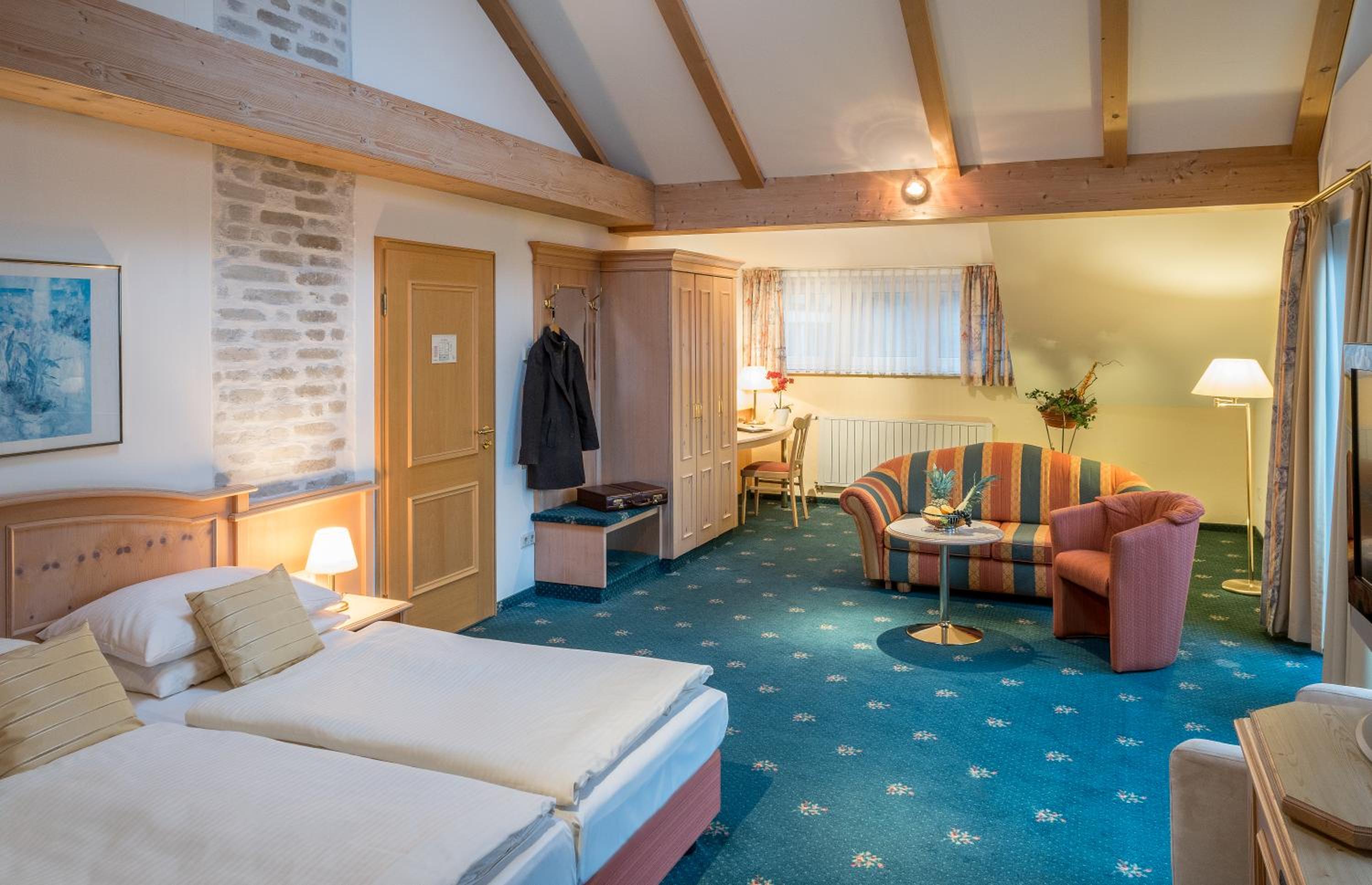 Junior Suite with Balcony photo 1