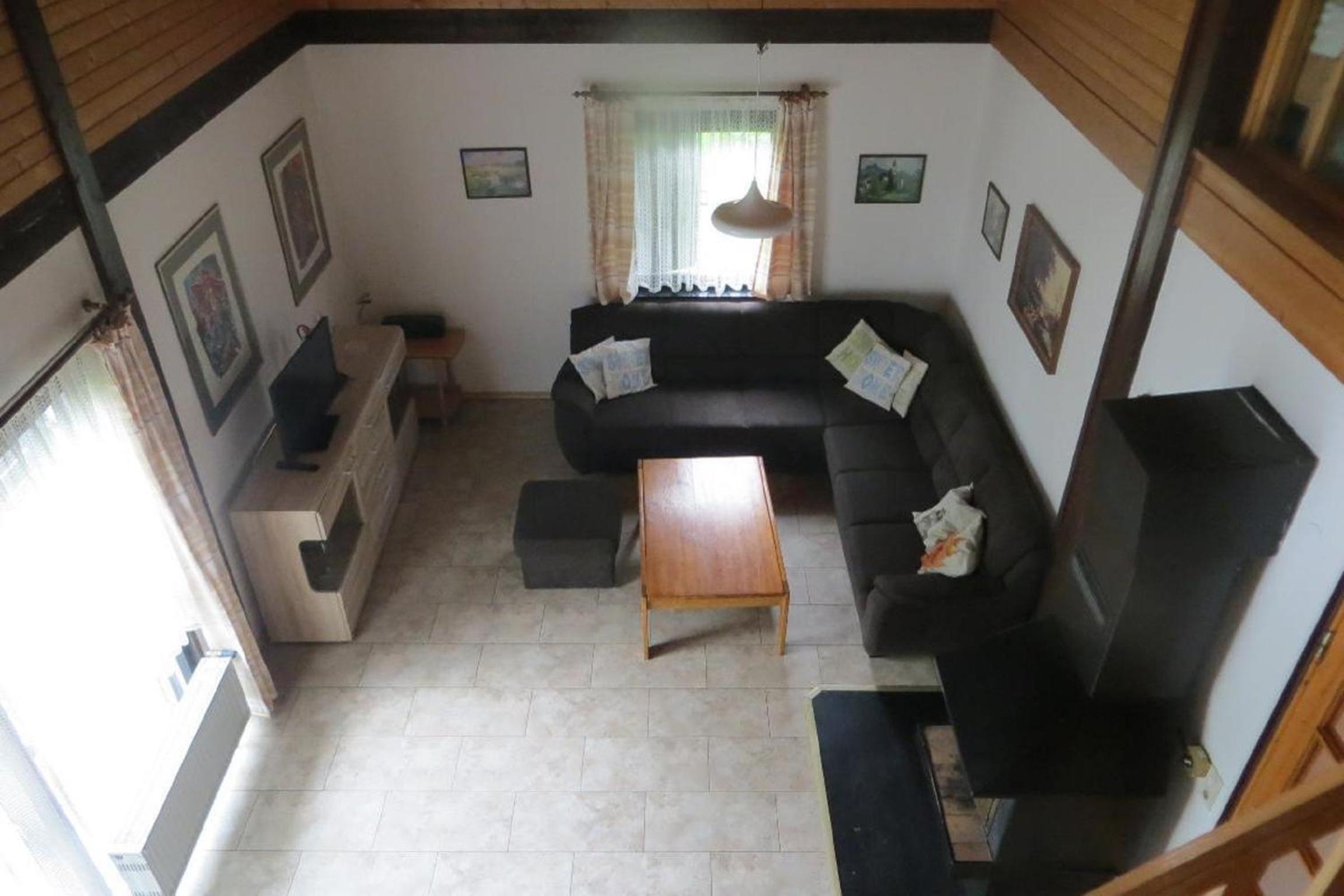Four-Bedroom House photo 3