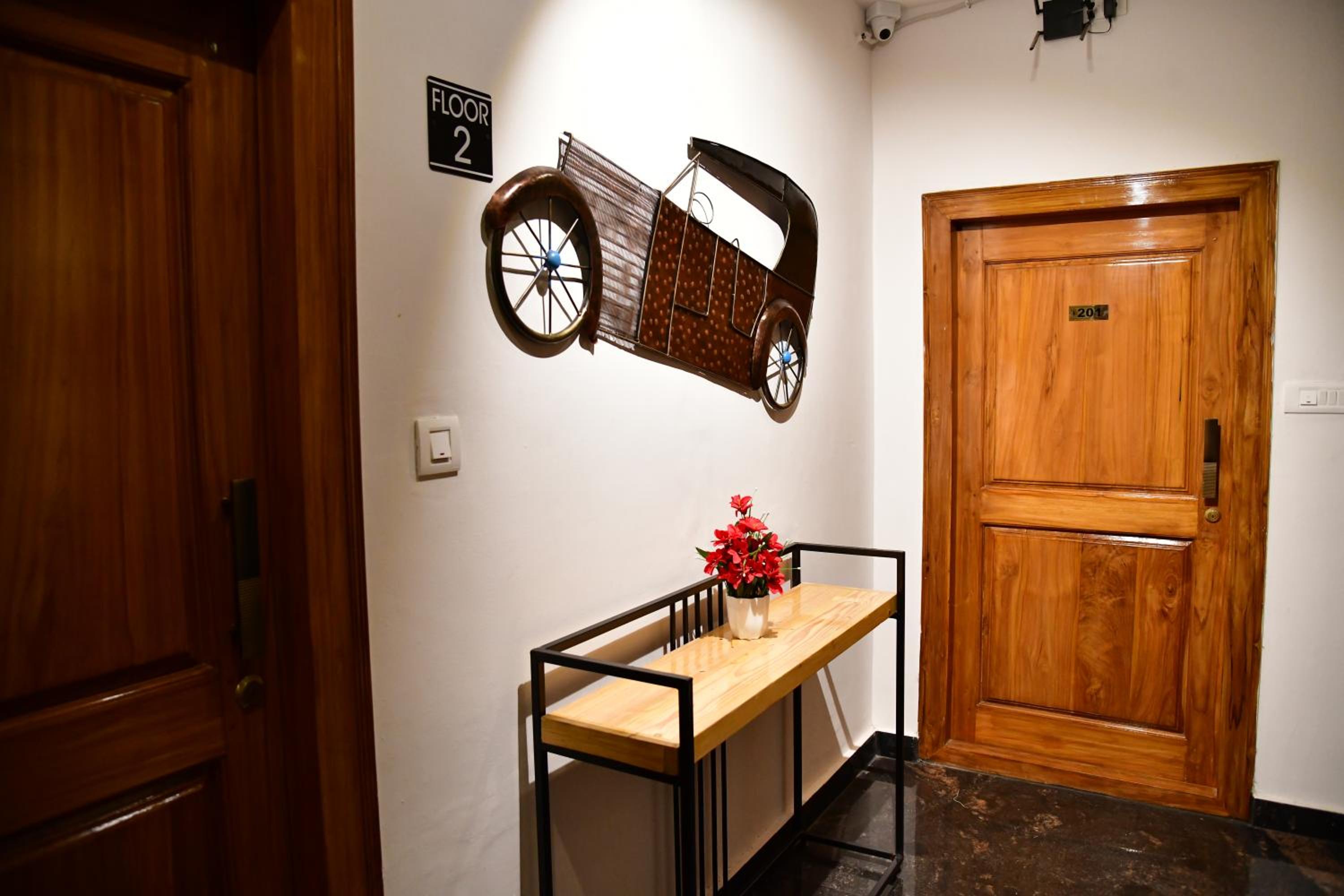 One-Bedroom Apartment - Photo 19