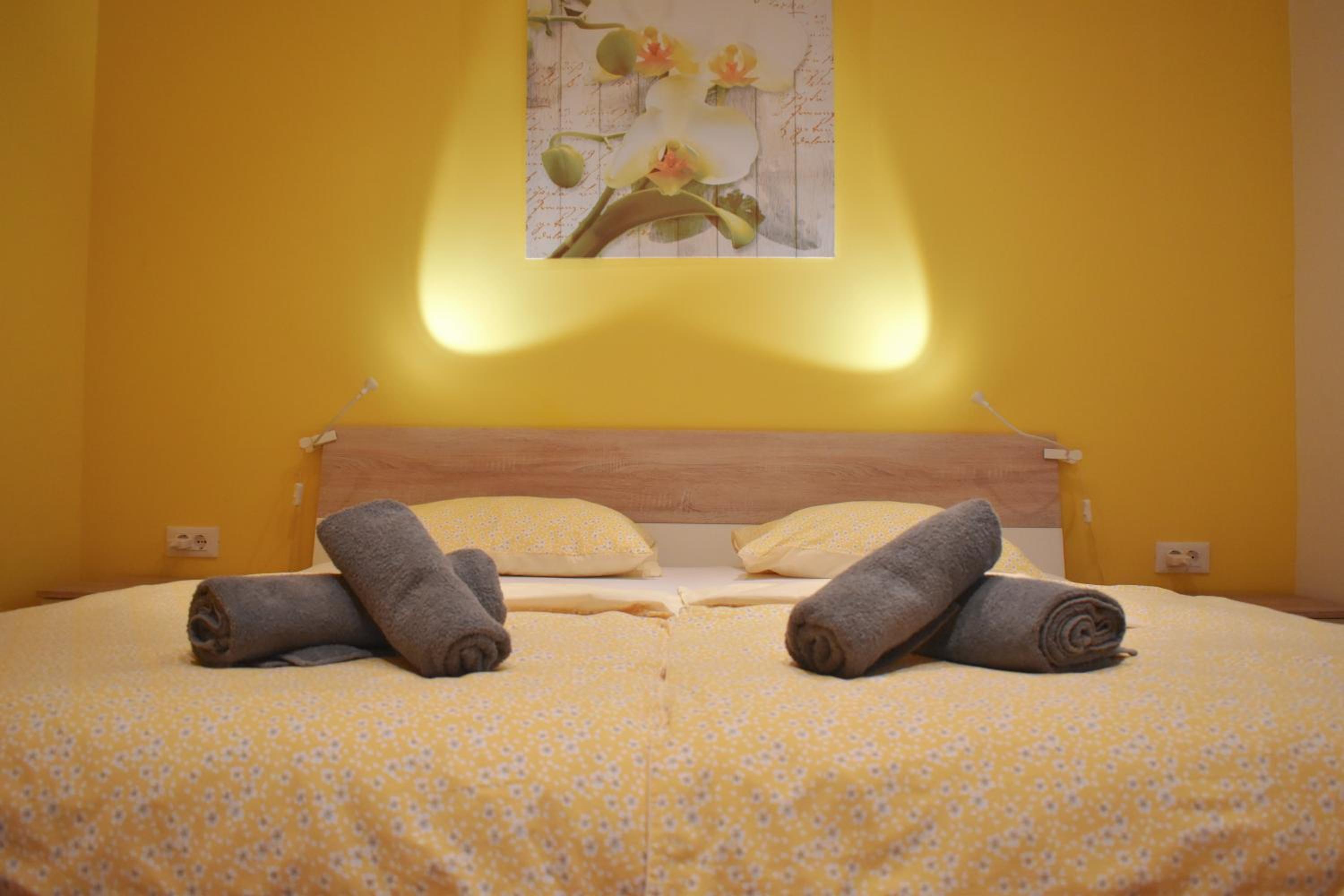 One-Bedroom Apartment - Photo 35