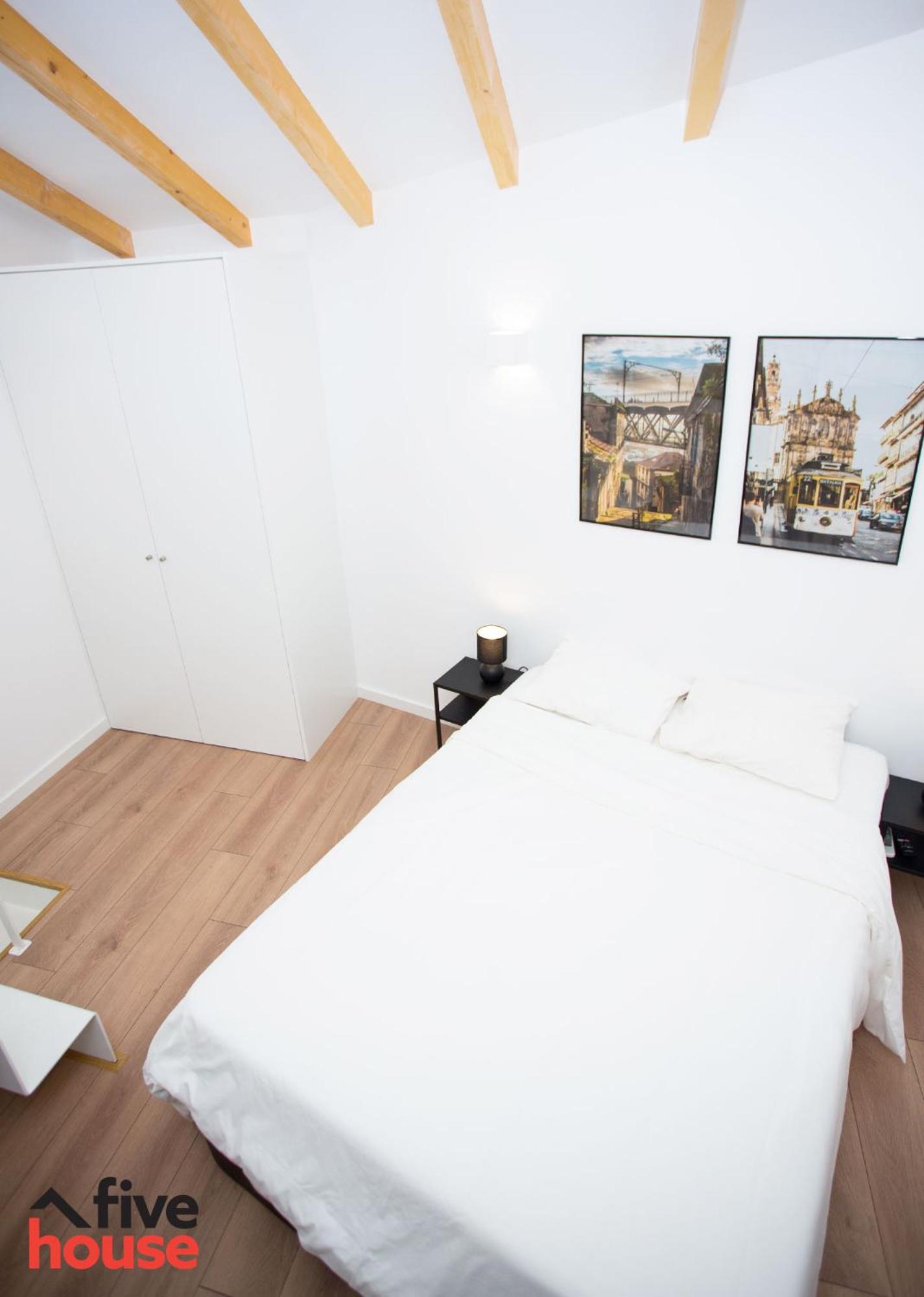 One-Bedroom House - Photo 6