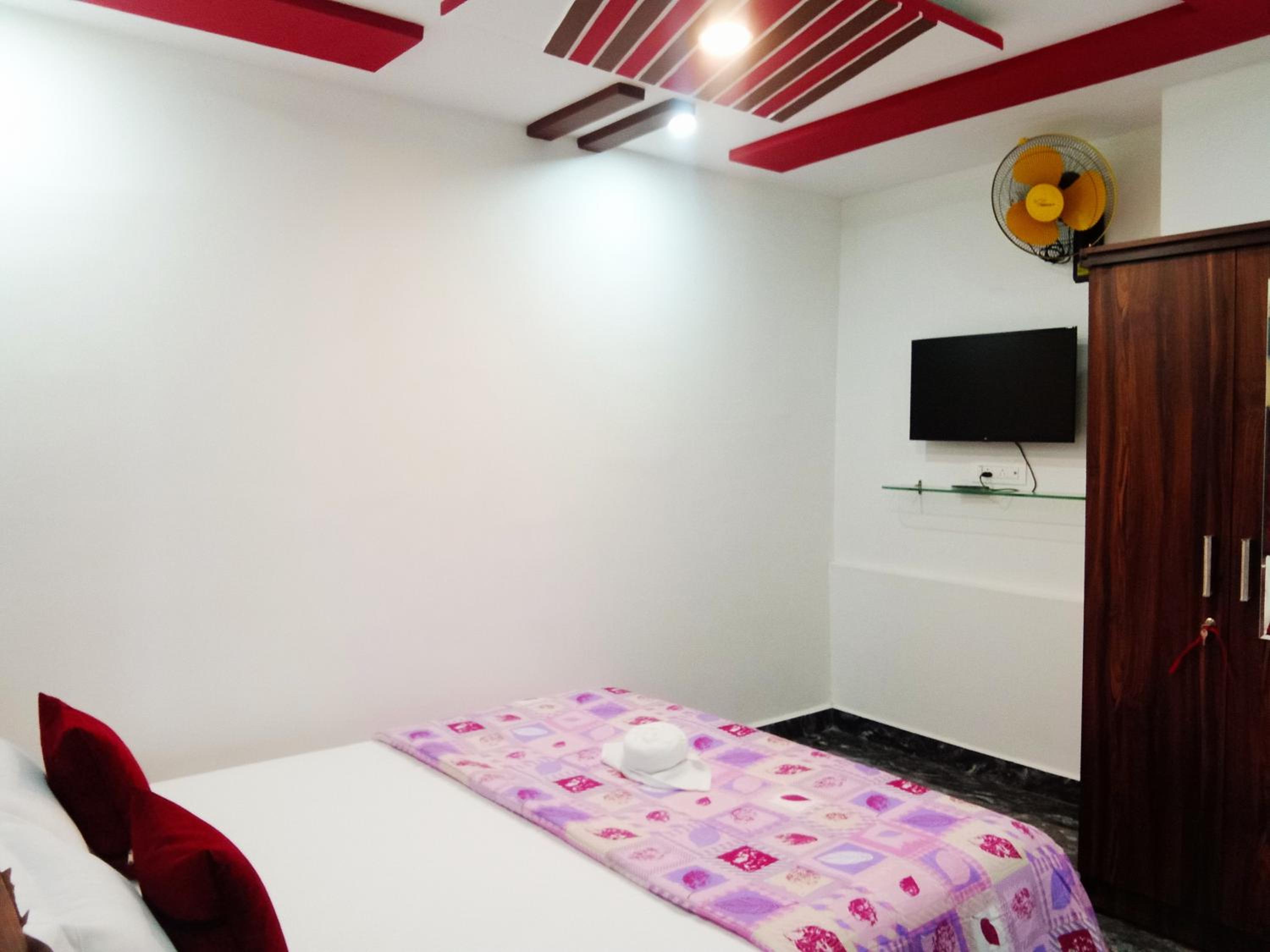 Deluxe Double Room (2 Adults + 1 Child) photo 1